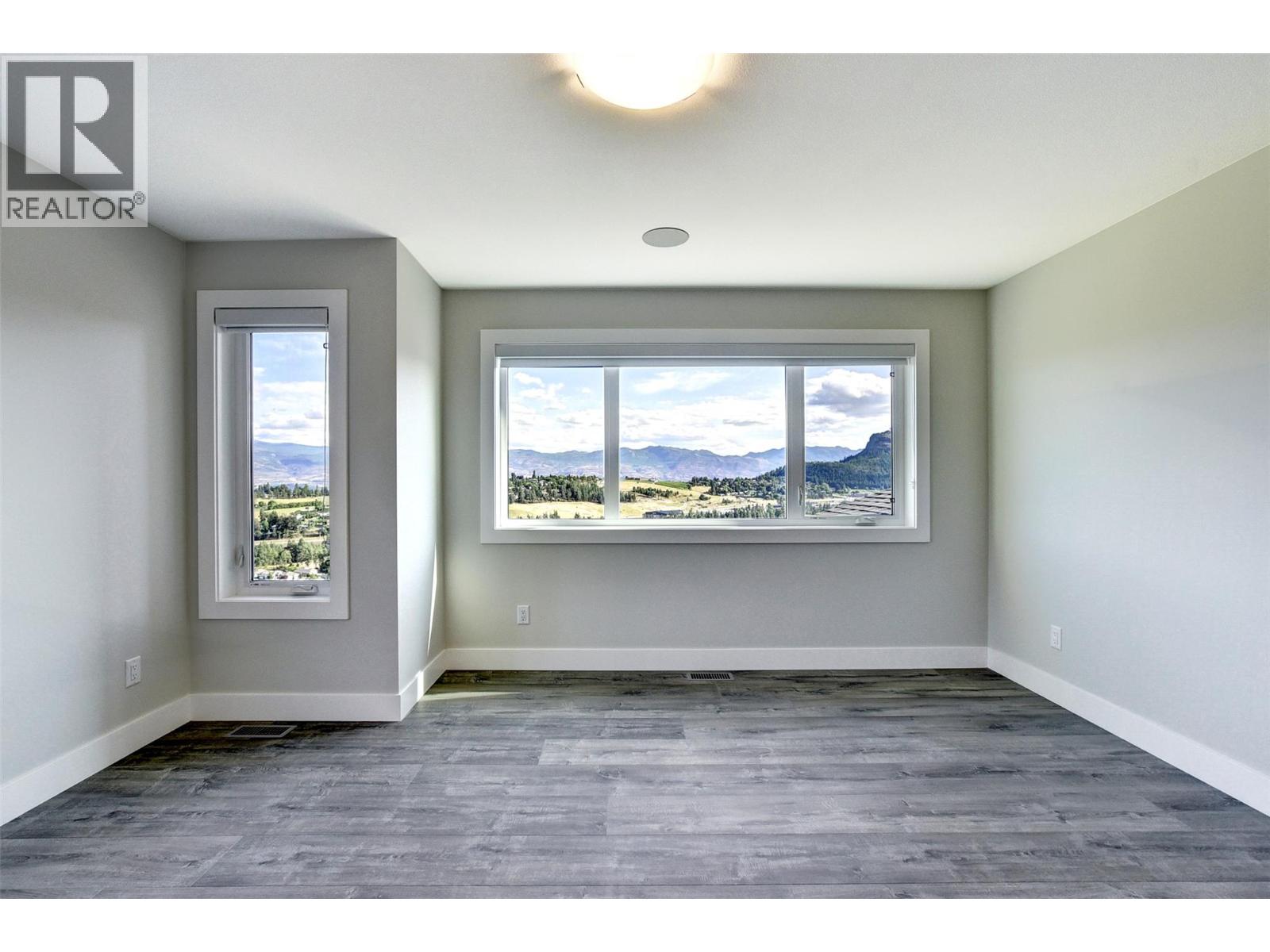 1051 Aurora Heights Property Photo 31