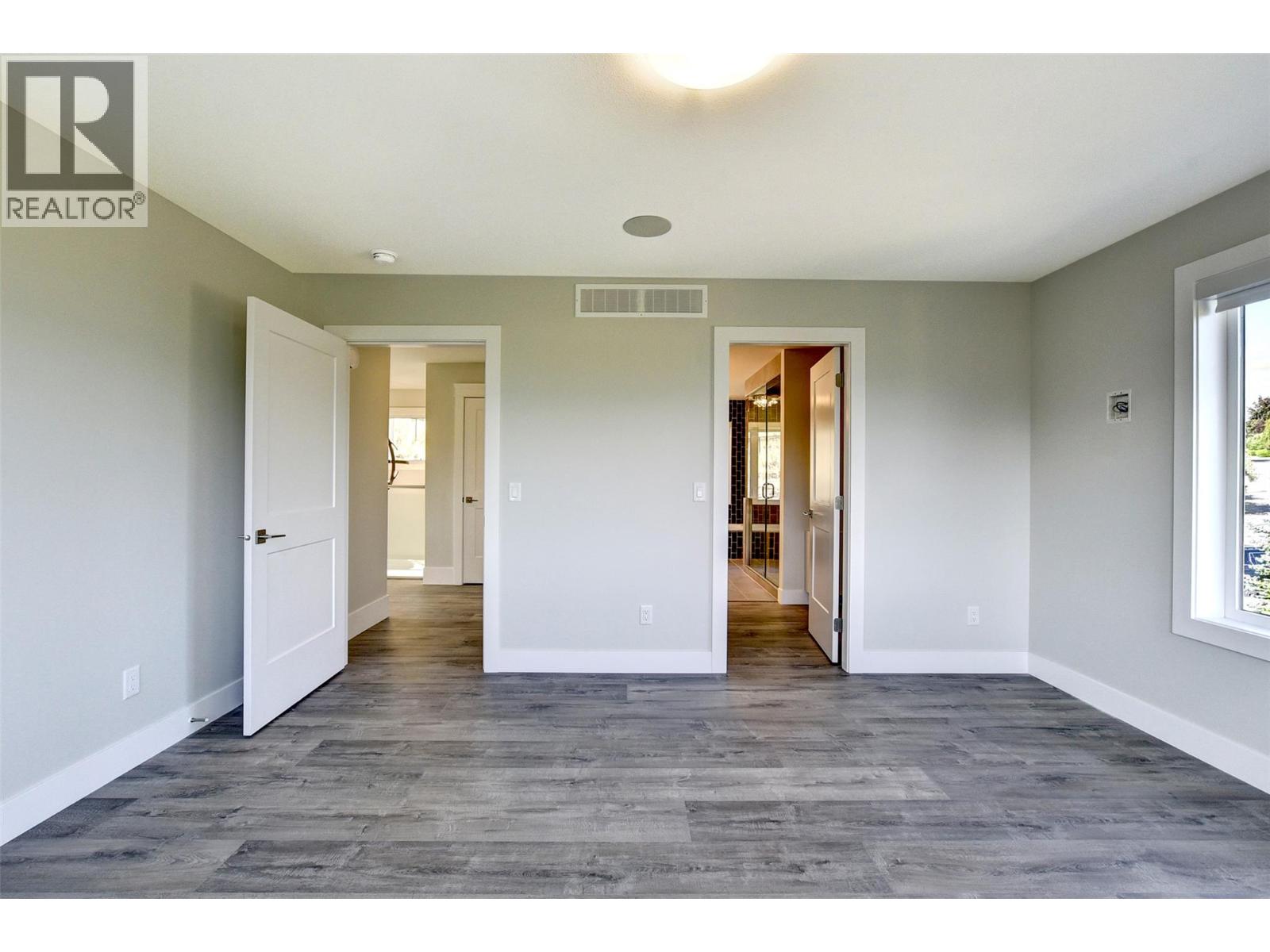 1051 Aurora Heights Property Photo 33