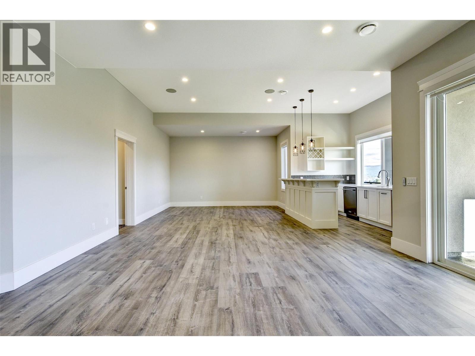 1051 Aurora Heights Property Photo 40
