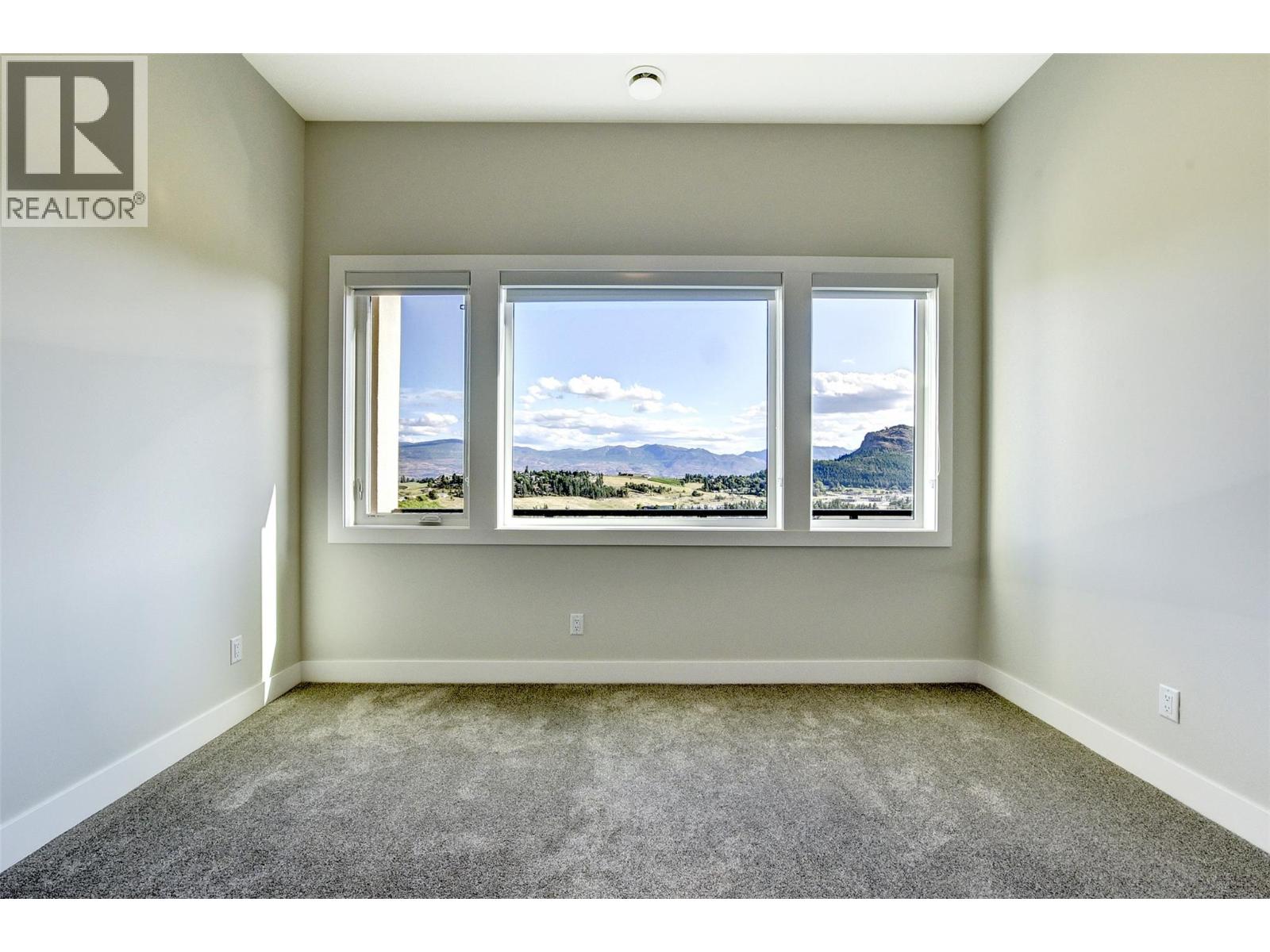 1051 Aurora Heights Property Photo 43