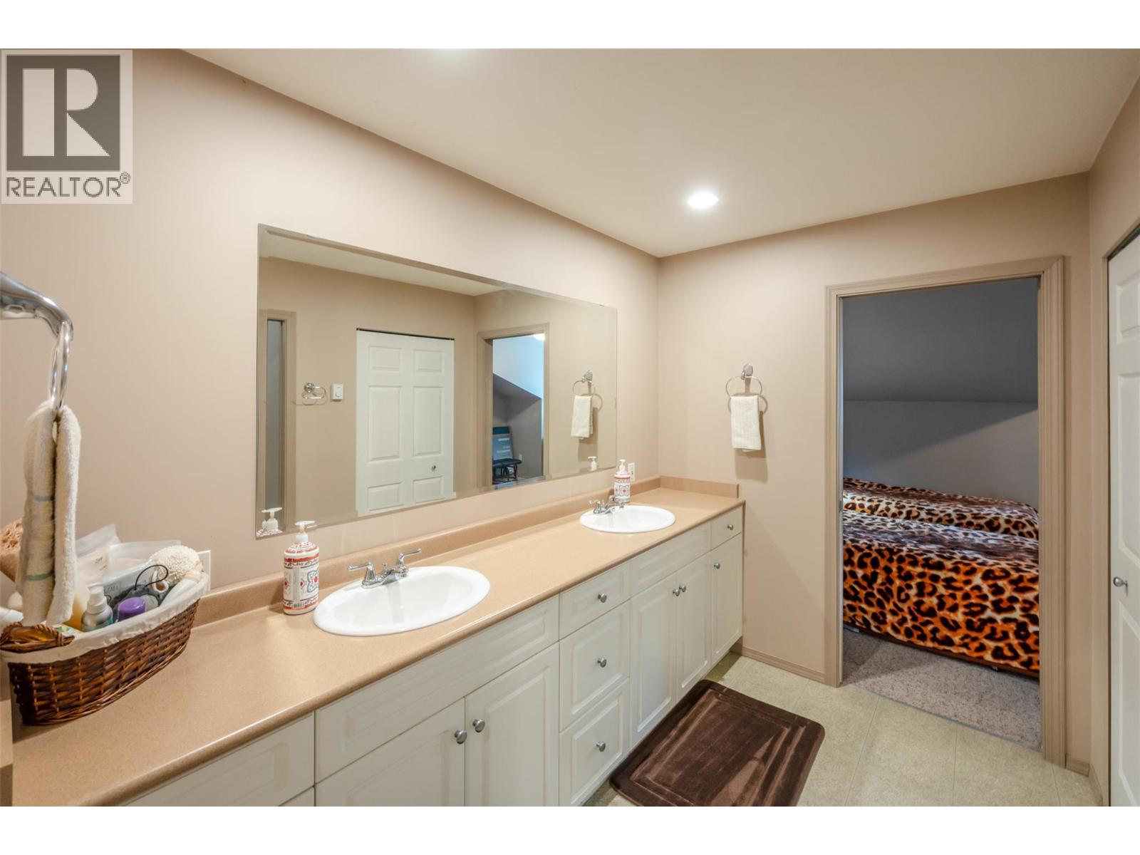 2454 Coalmont Road Property Photo 14