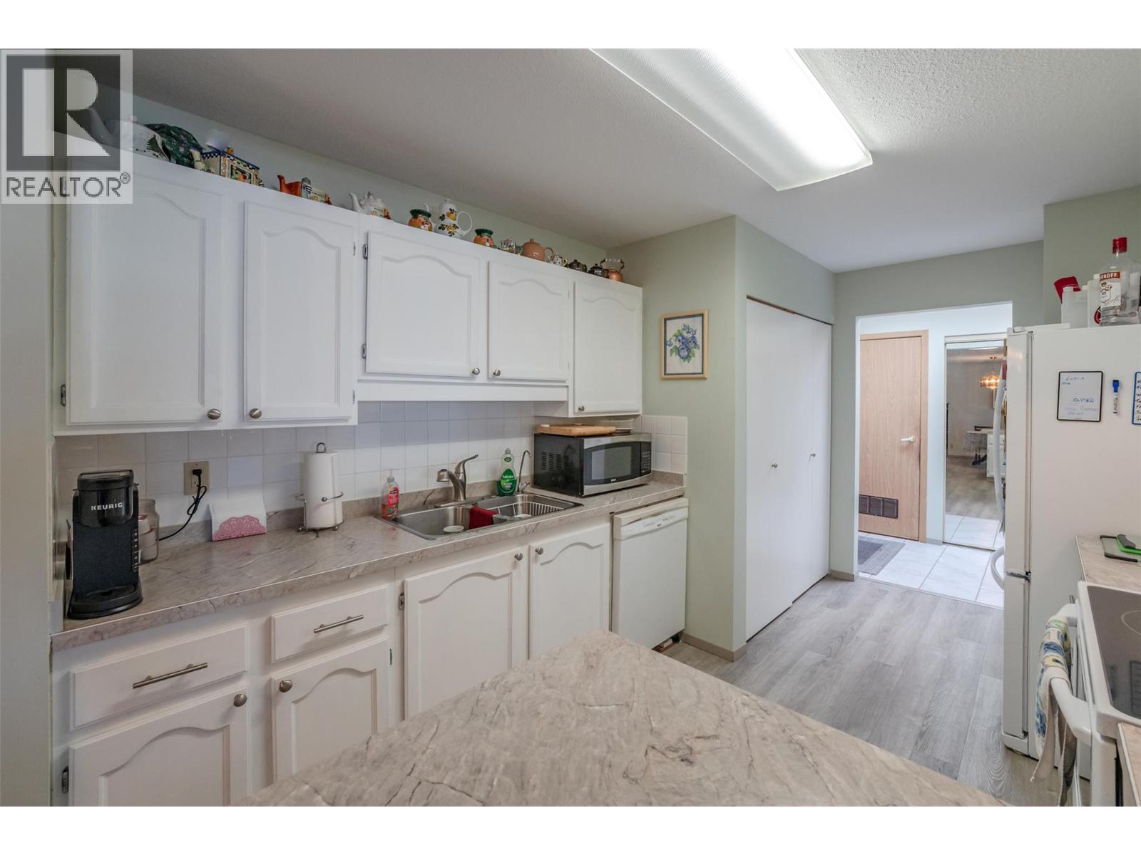 195 Warren Avenue W Unit# 406 Property Photo 6