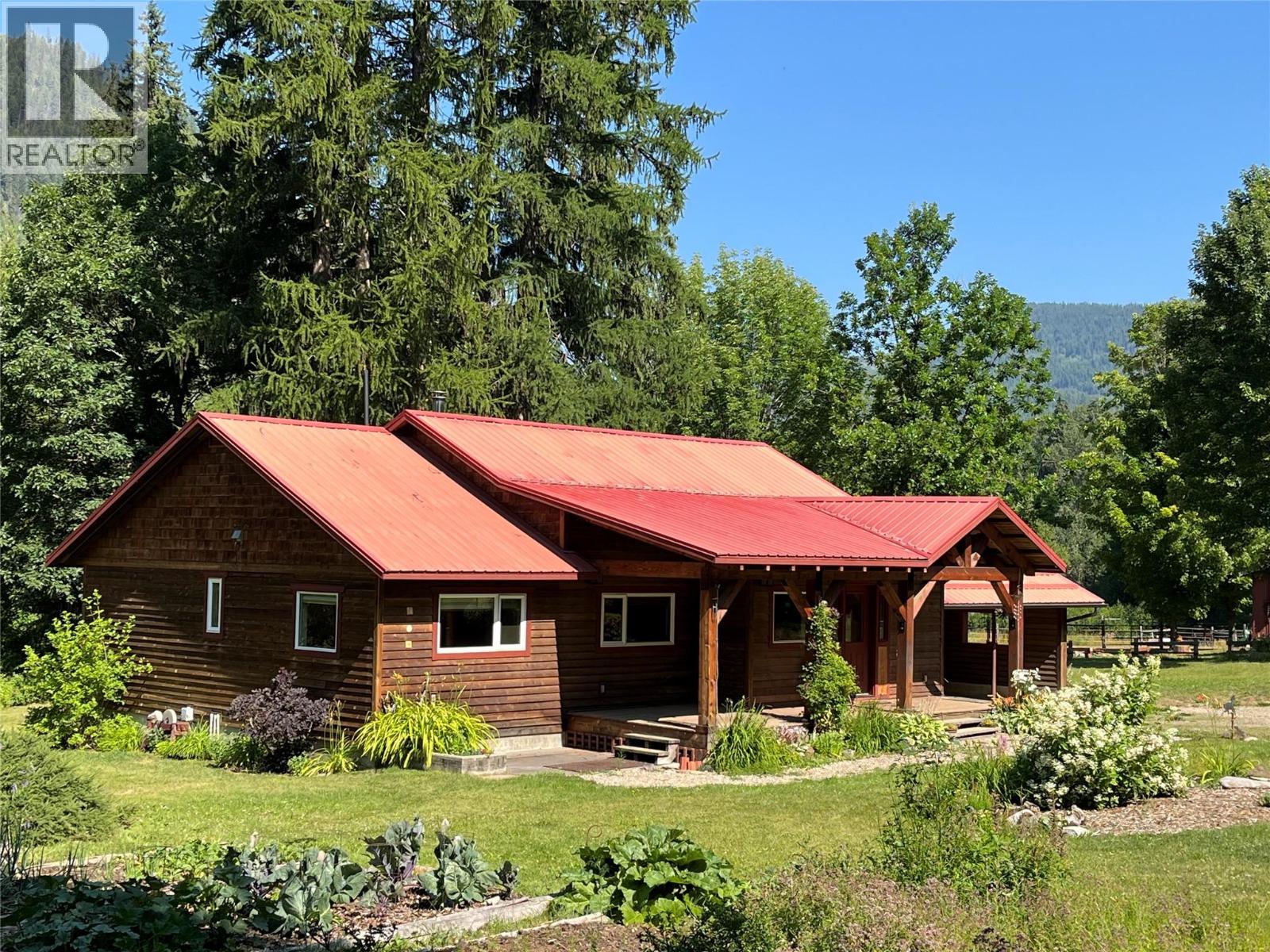 3371 Highway 3b Property Photo 1