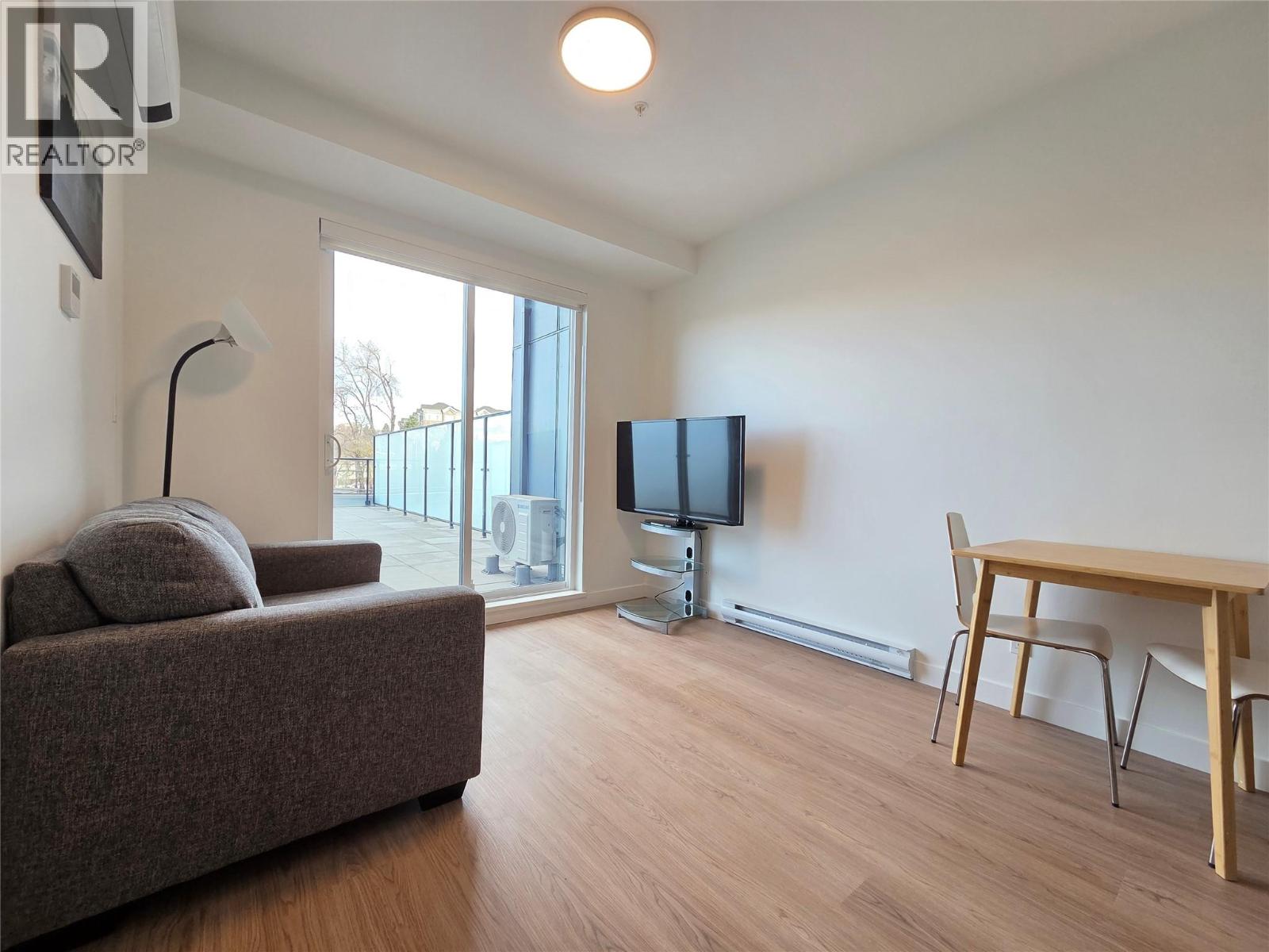 1380 Pridham Avenue Unit# 213 Property Photo 4
