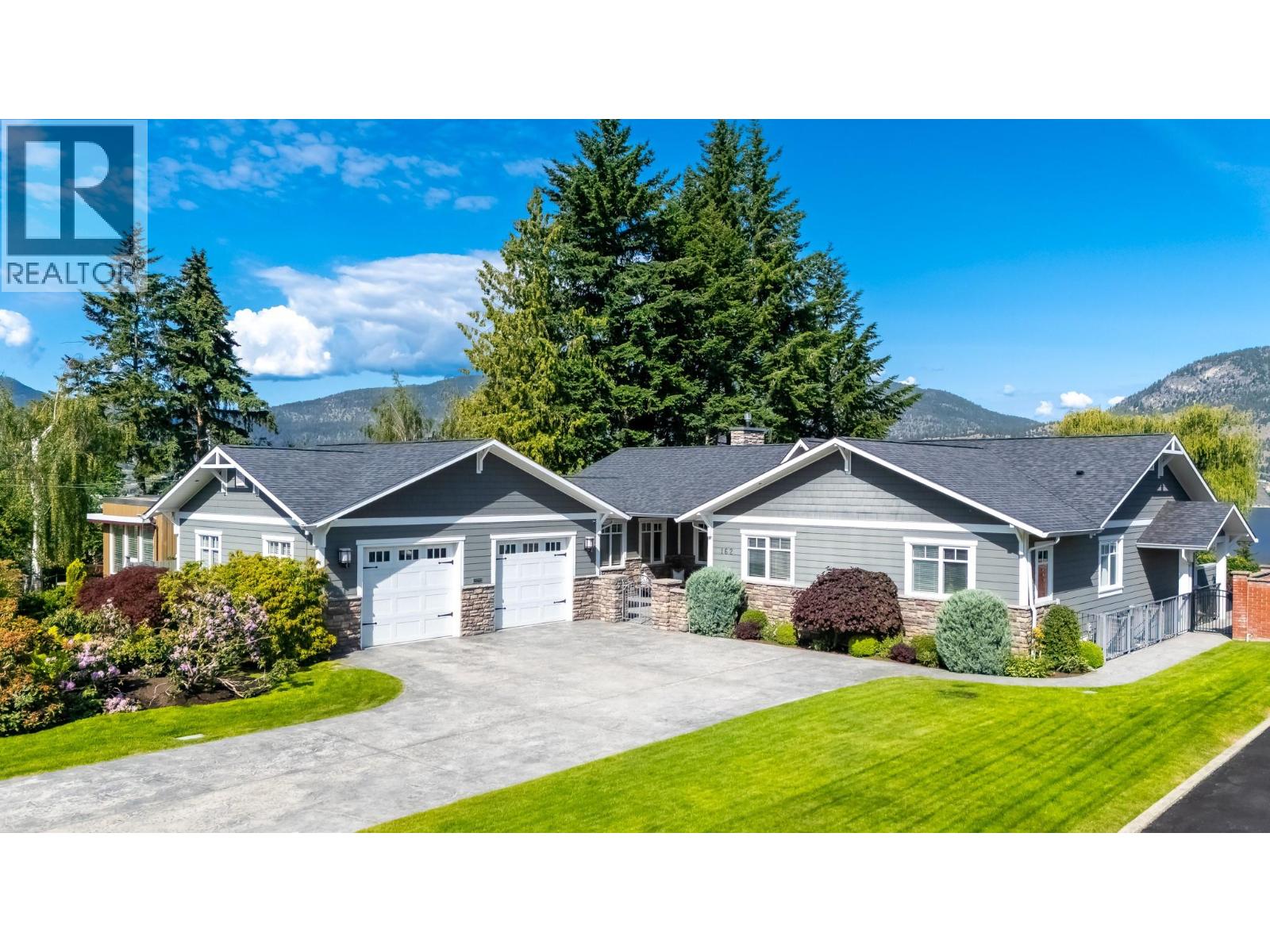 162 Vancouver Place Property Photo 2