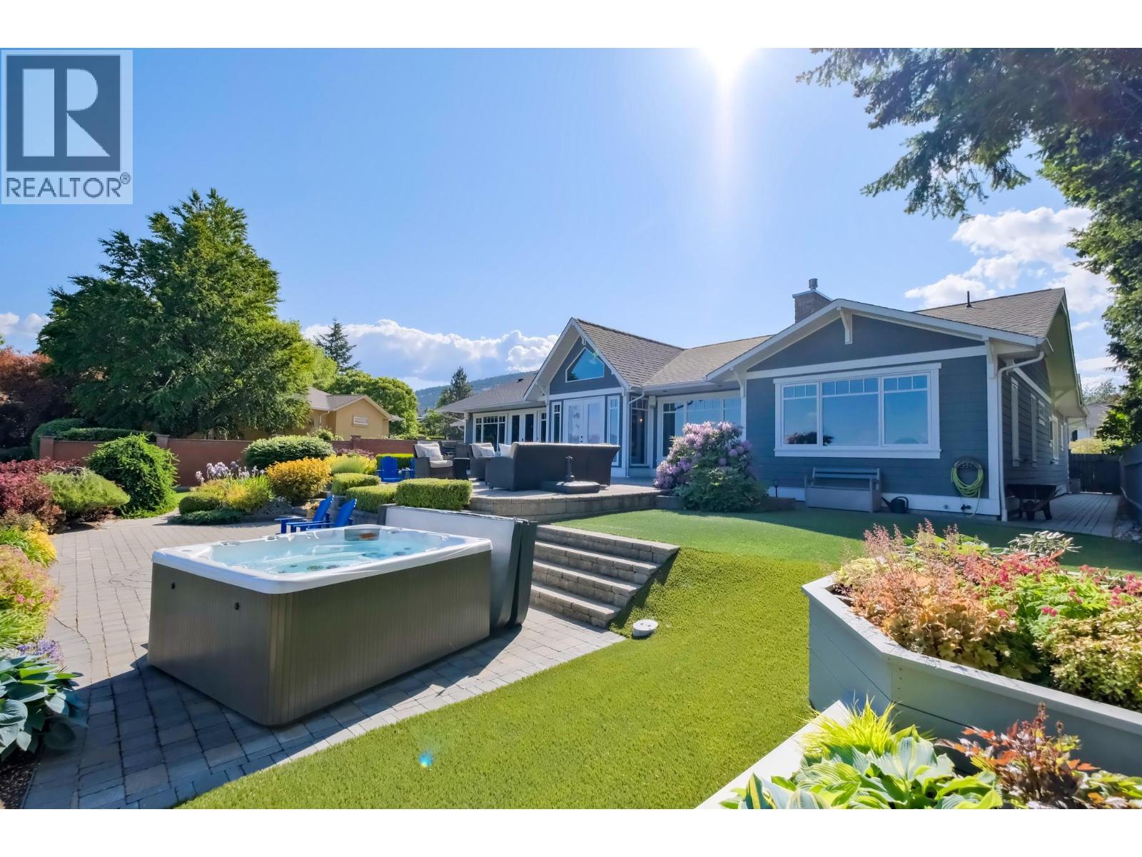 162 Vancouver Place Property Photo 3