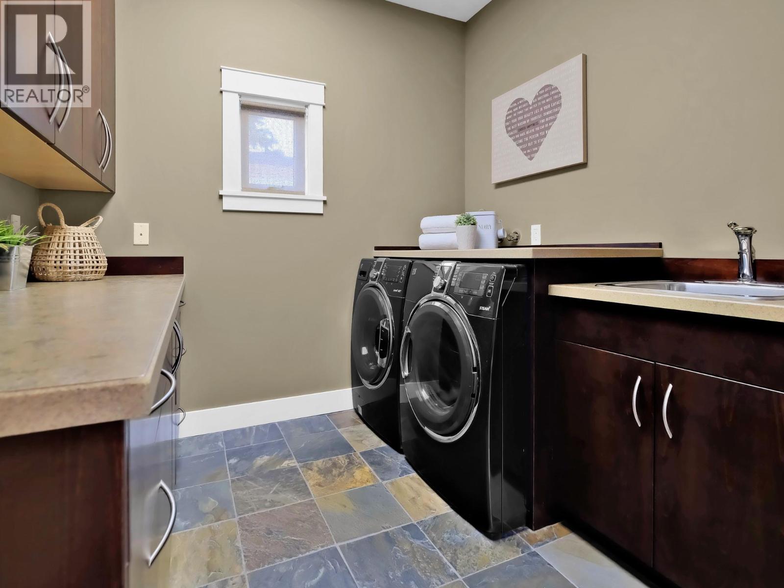 162 Vancouver Place Property Photo 22