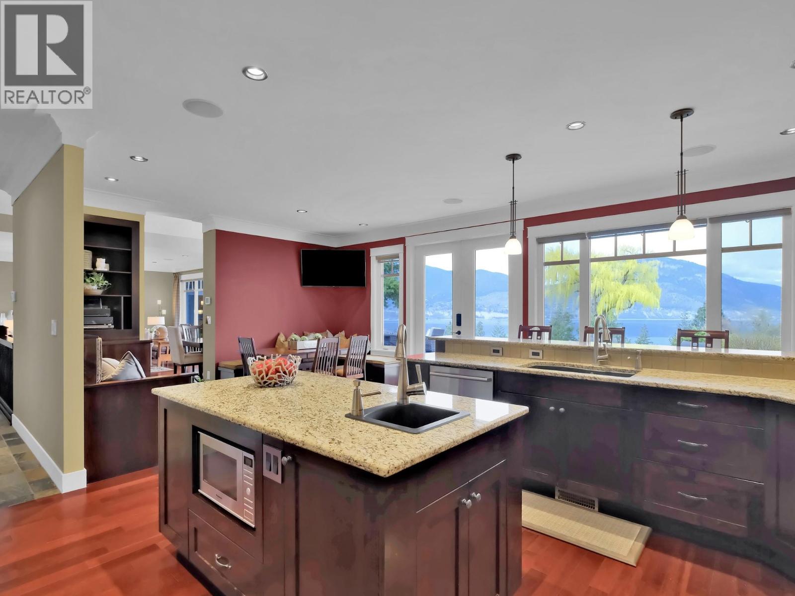 162 Vancouver Place Property Photo 34