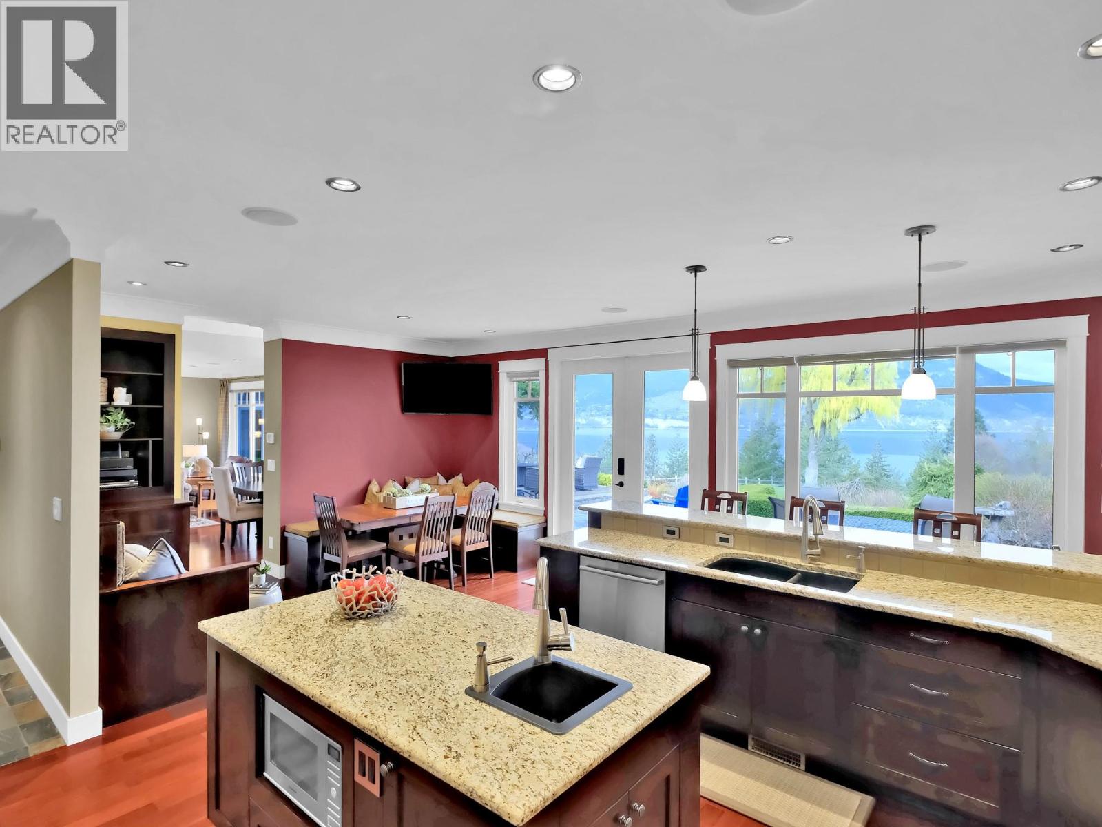 162 Vancouver Place Property Photo 35