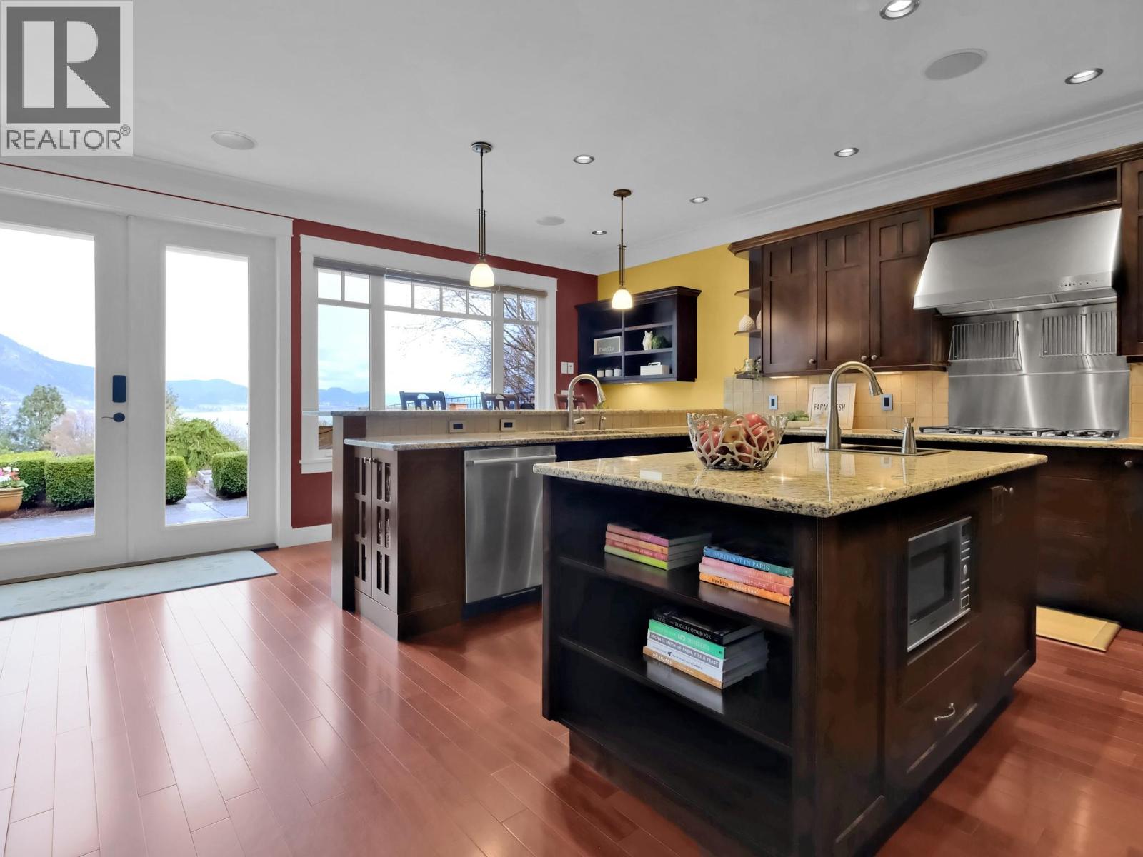 162 Vancouver Place Property Photo 38