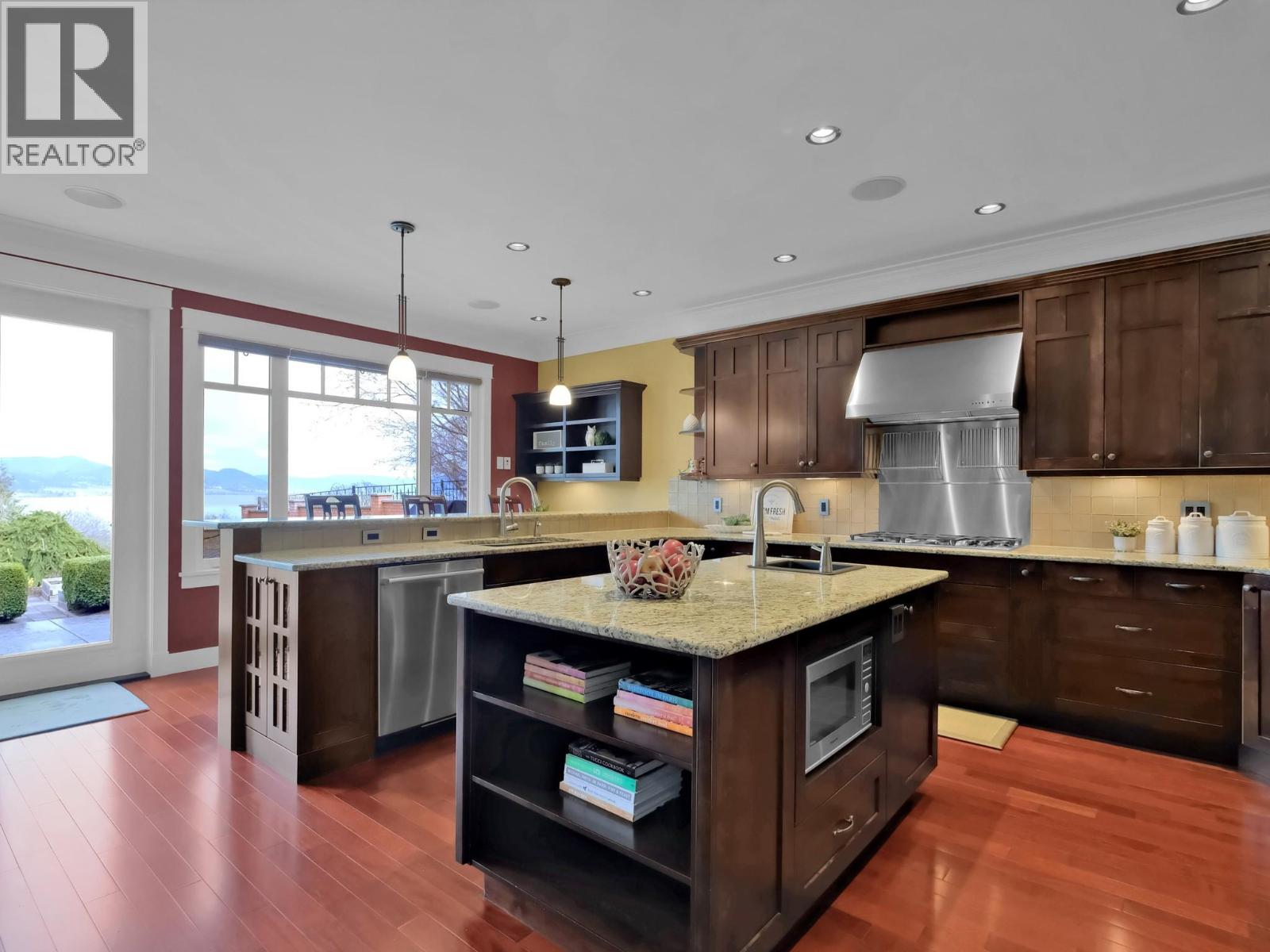 162 Vancouver Place Property Photo 39