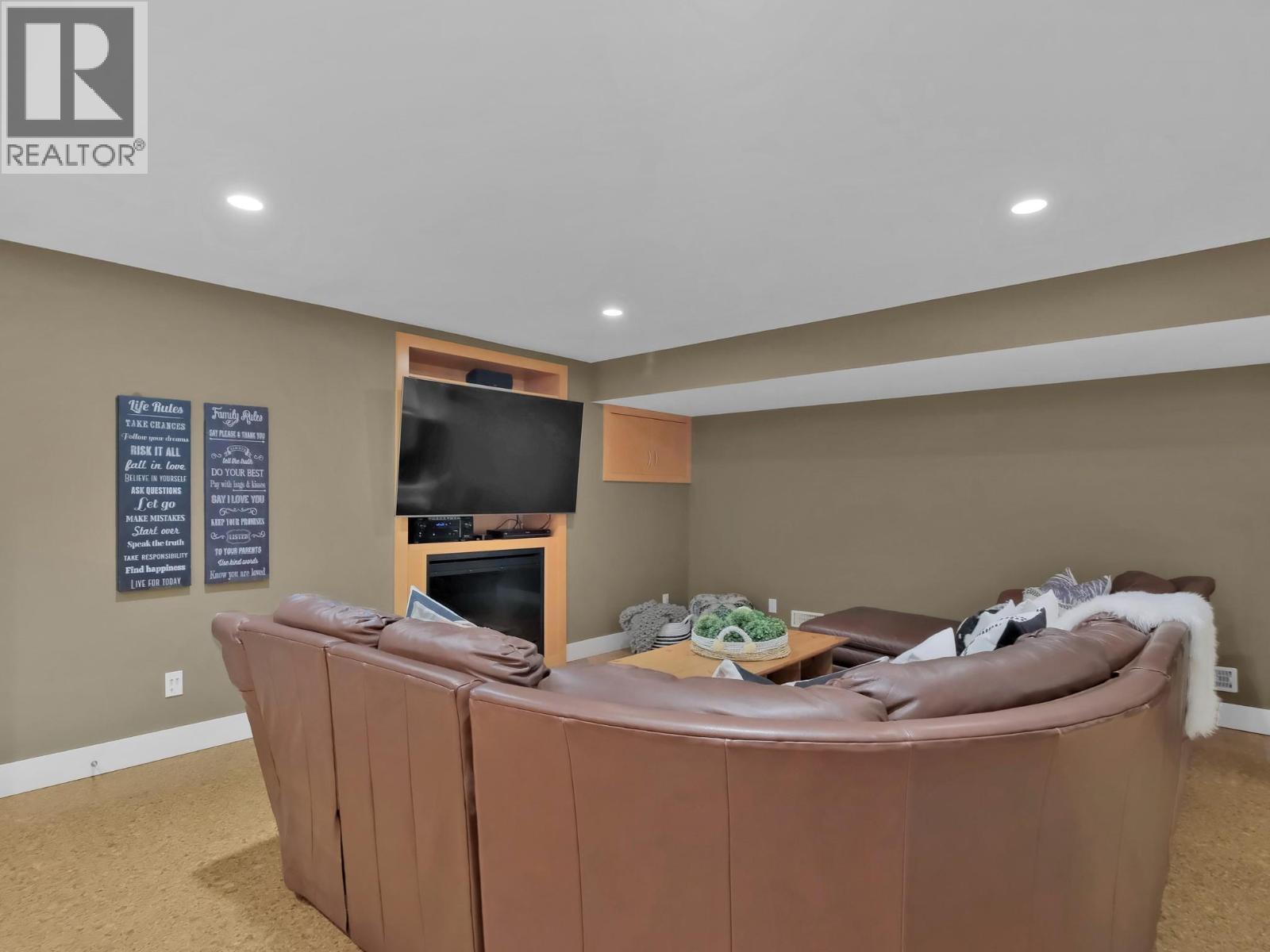 162 Vancouver Place Property Photo 49