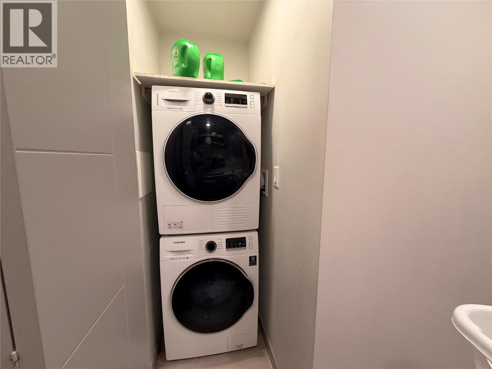 345 Dougall Road N Unit# Ph14 Property Photo 6
