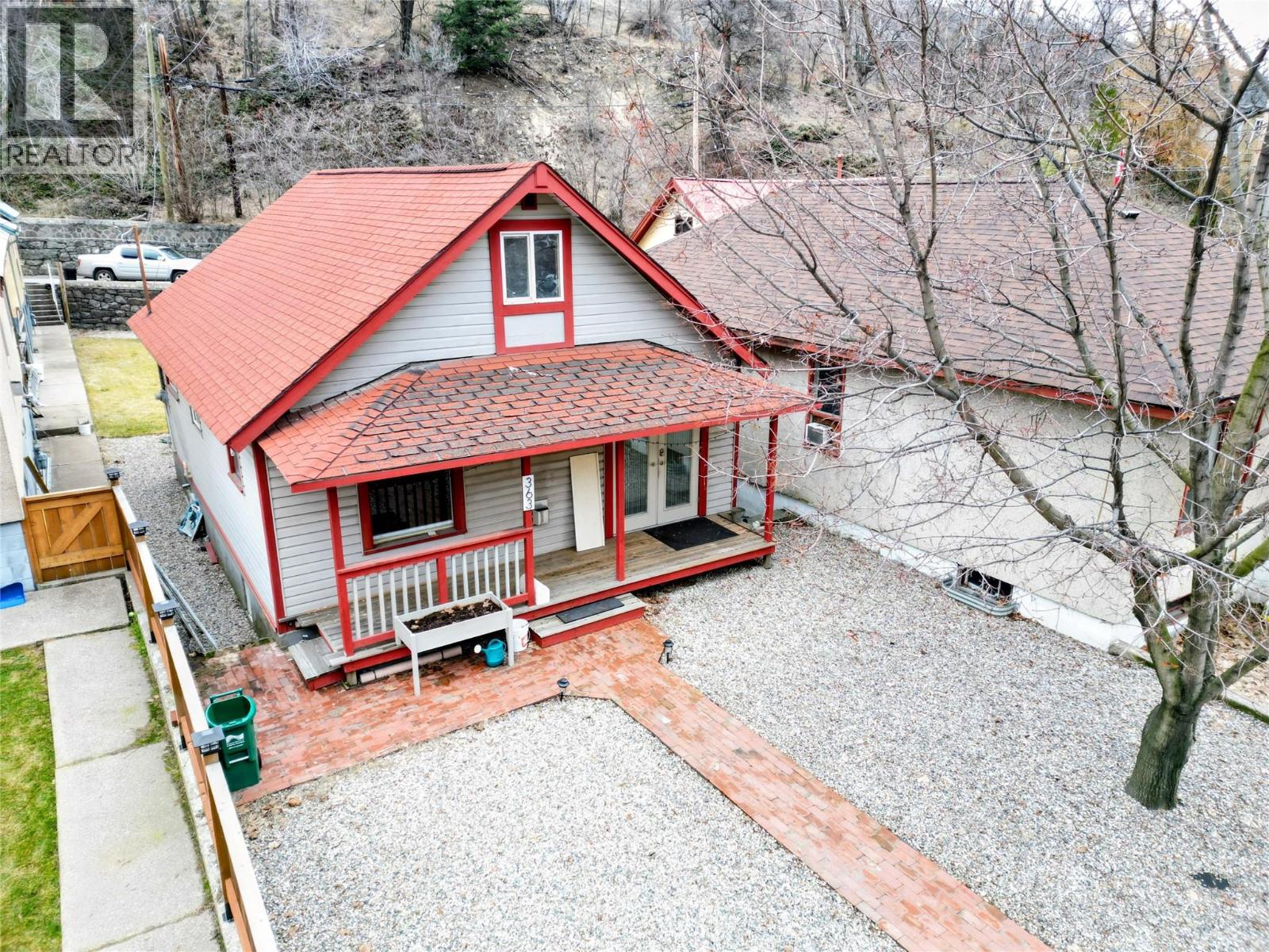 363 Rossland Avenue Property Photo 1