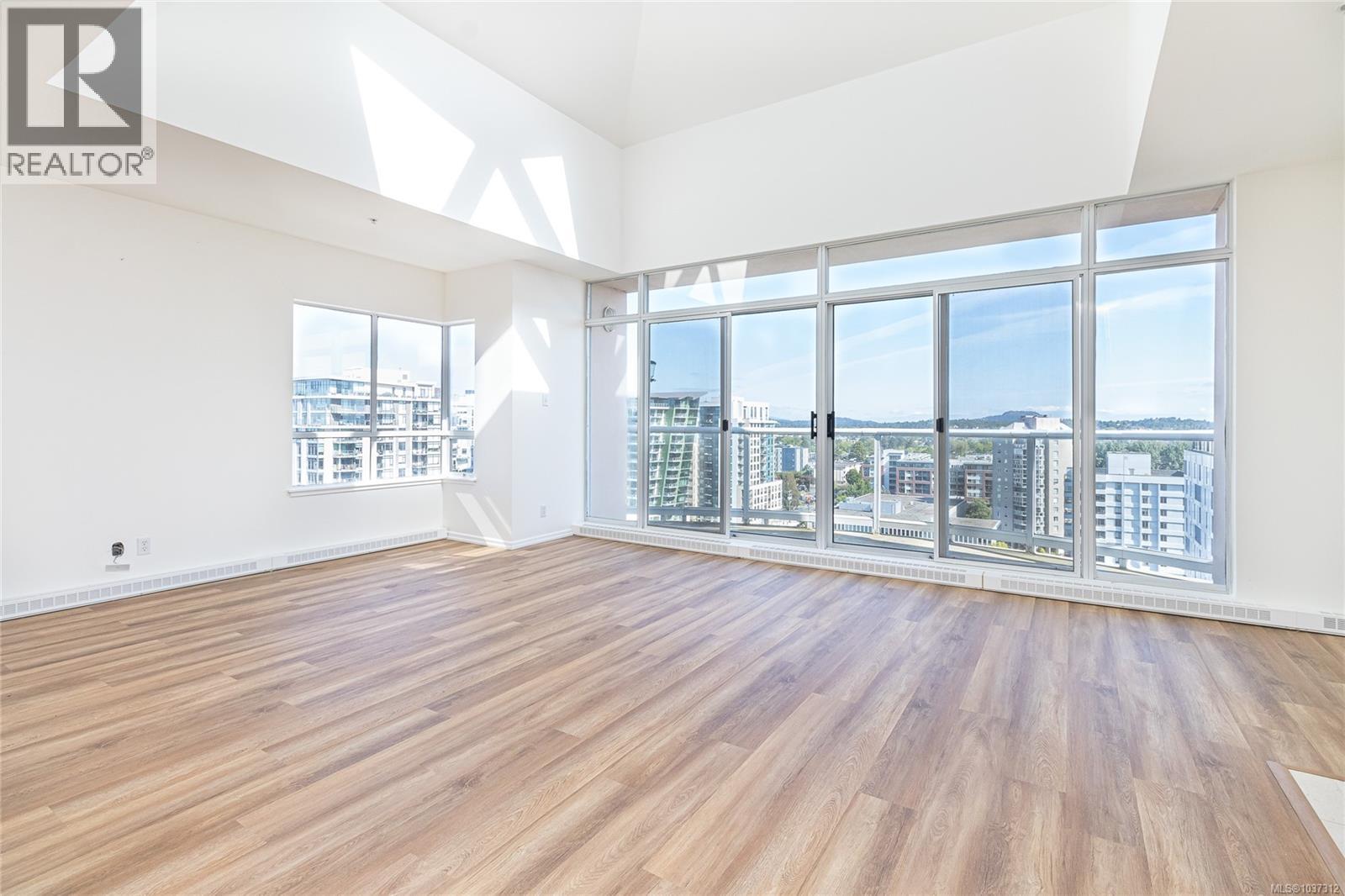 1702 1020 View St Property Photo 4