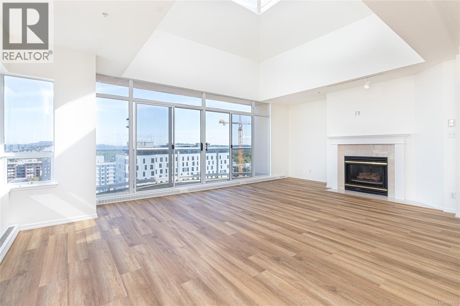 1702 1020 View St Property Photo 5