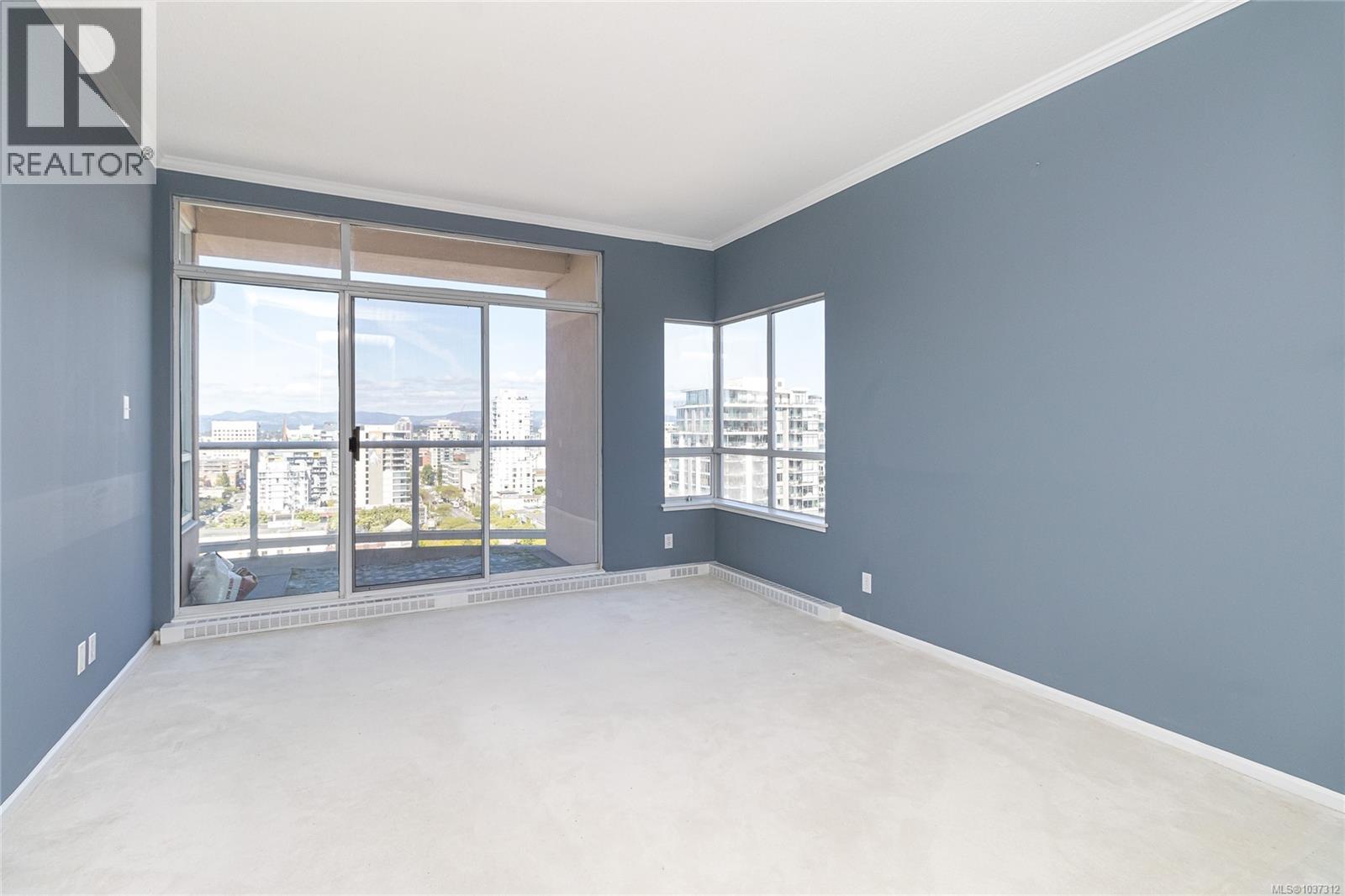1702 1020 View St Property Photo 16
