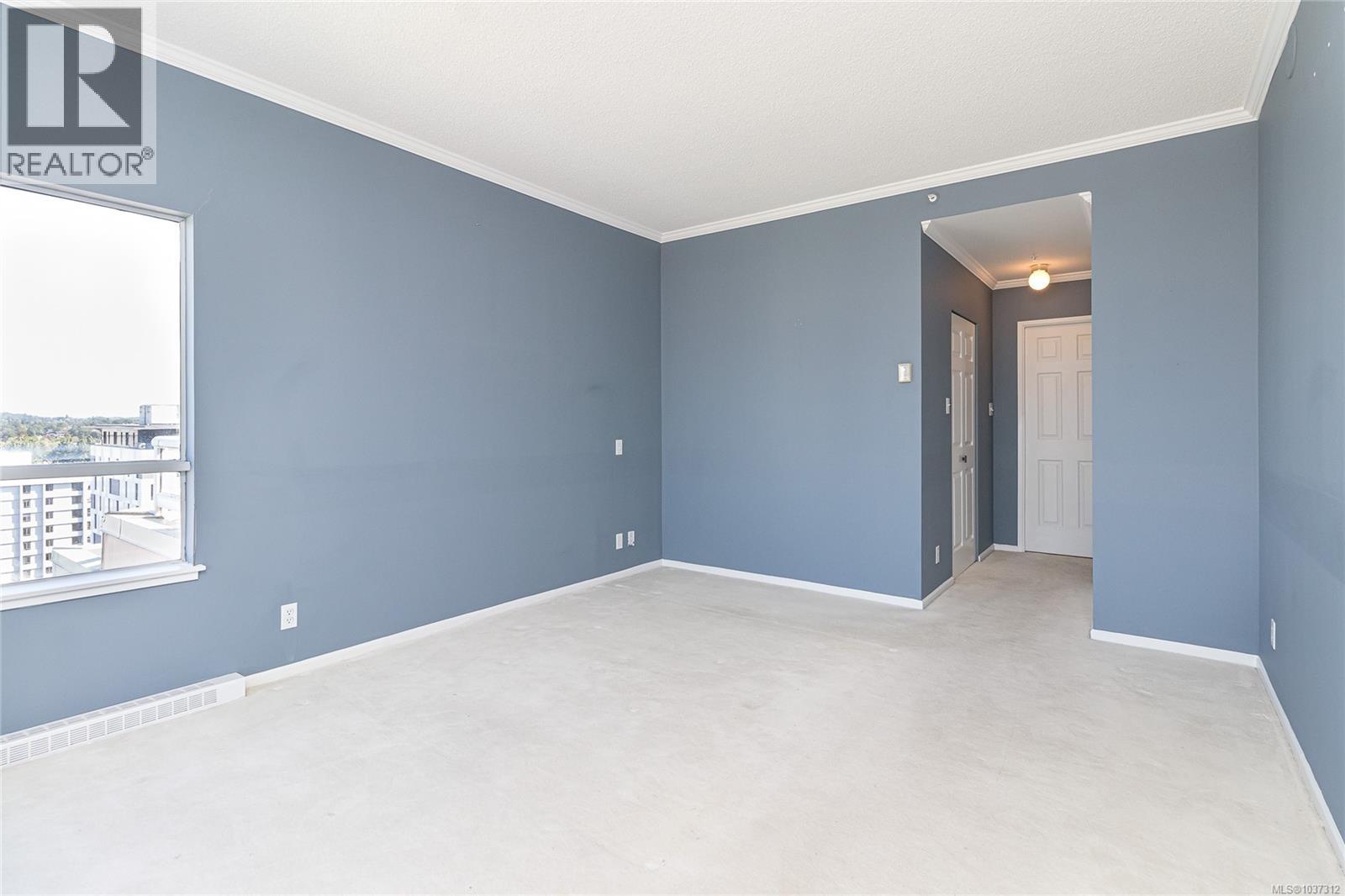 1702 1020 View St Property Photo 17