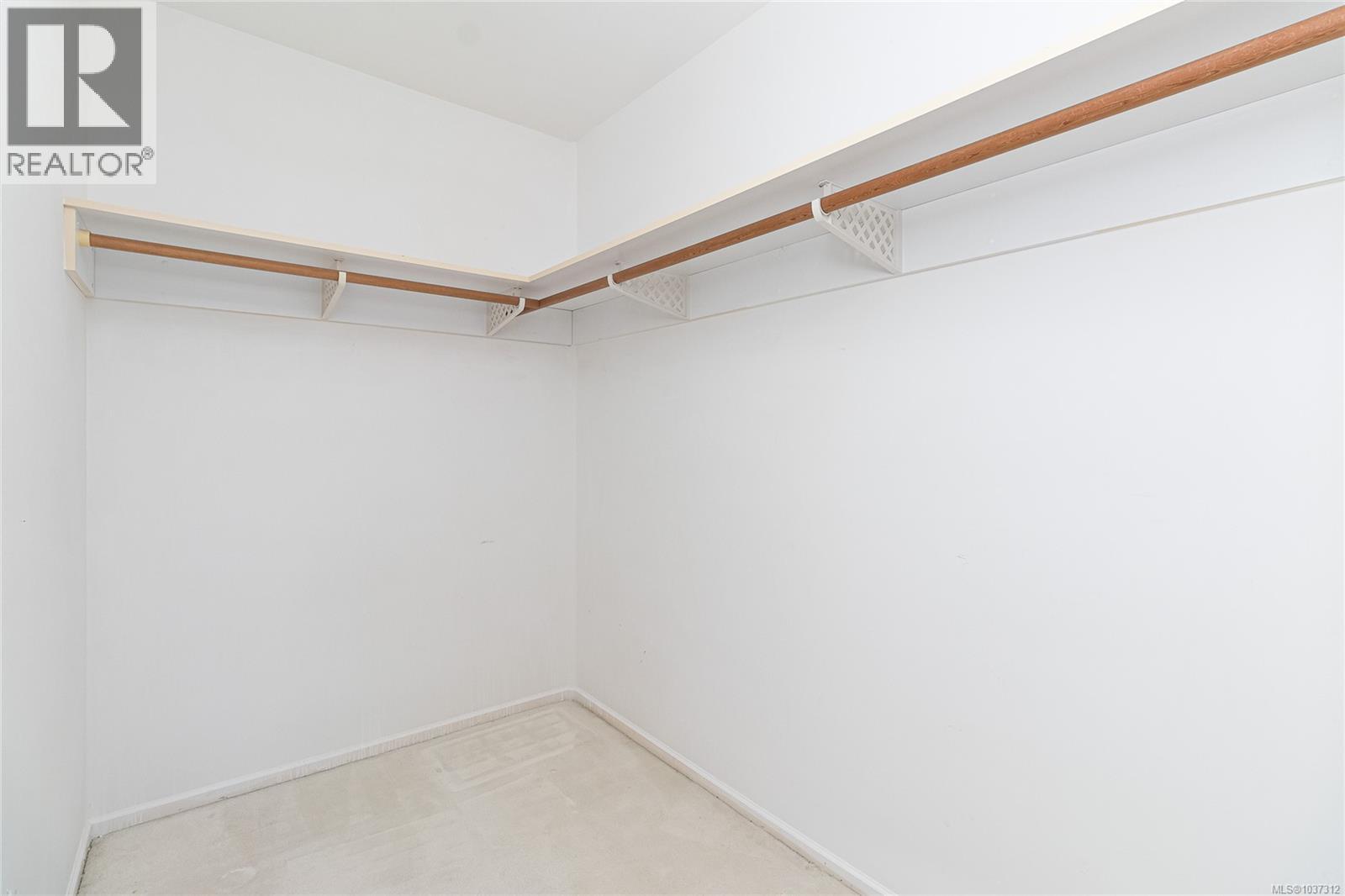 1702 1020 View St Property Photo 21