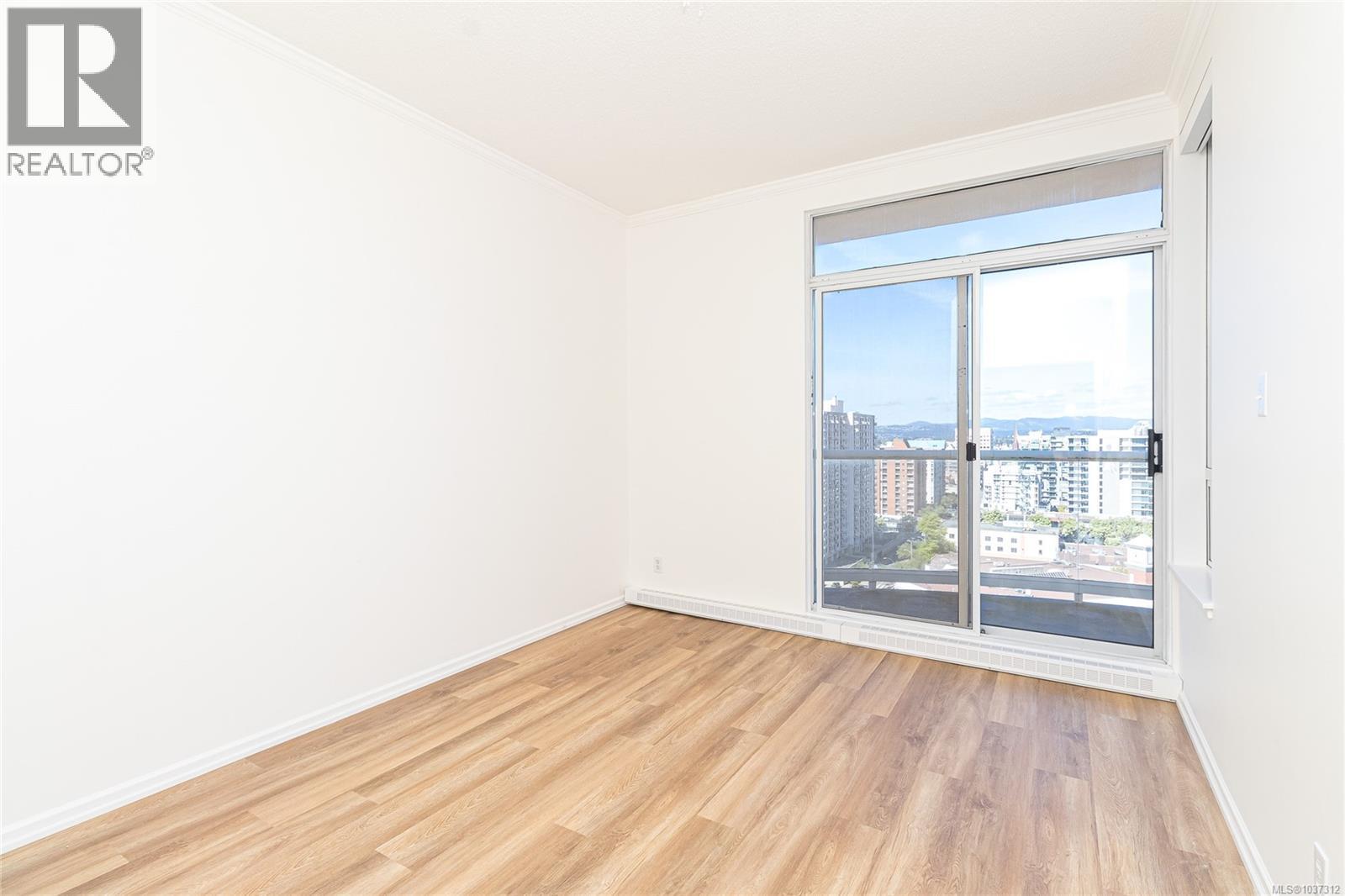 1702 1020 View St Property Photo 22