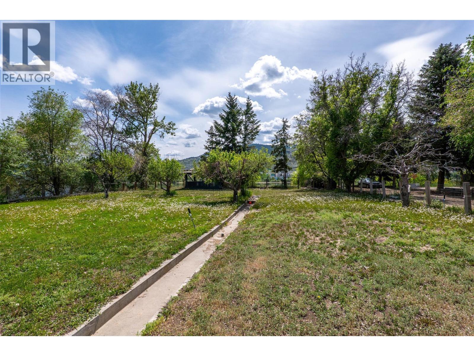 721 Strauss Street Property Photo 12