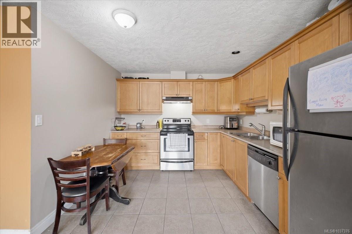 101 2510 Alexander St Property Photo 14