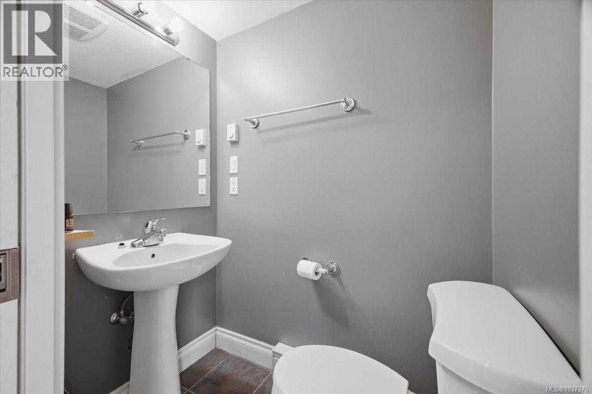 101 2510 Alexander St Property Photo 18