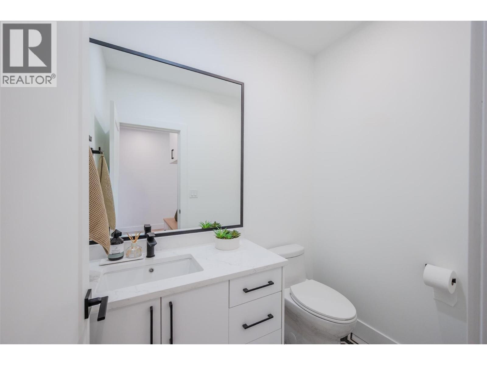 194 Maple Place Unit# 4 Property Photo 25