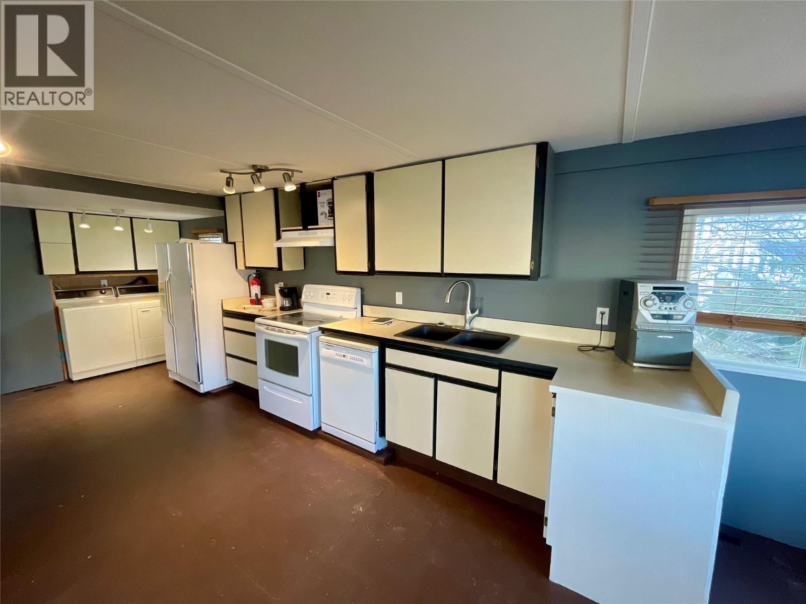 4395 Trans Canada E Highway Unit# 32 Property Photo 12