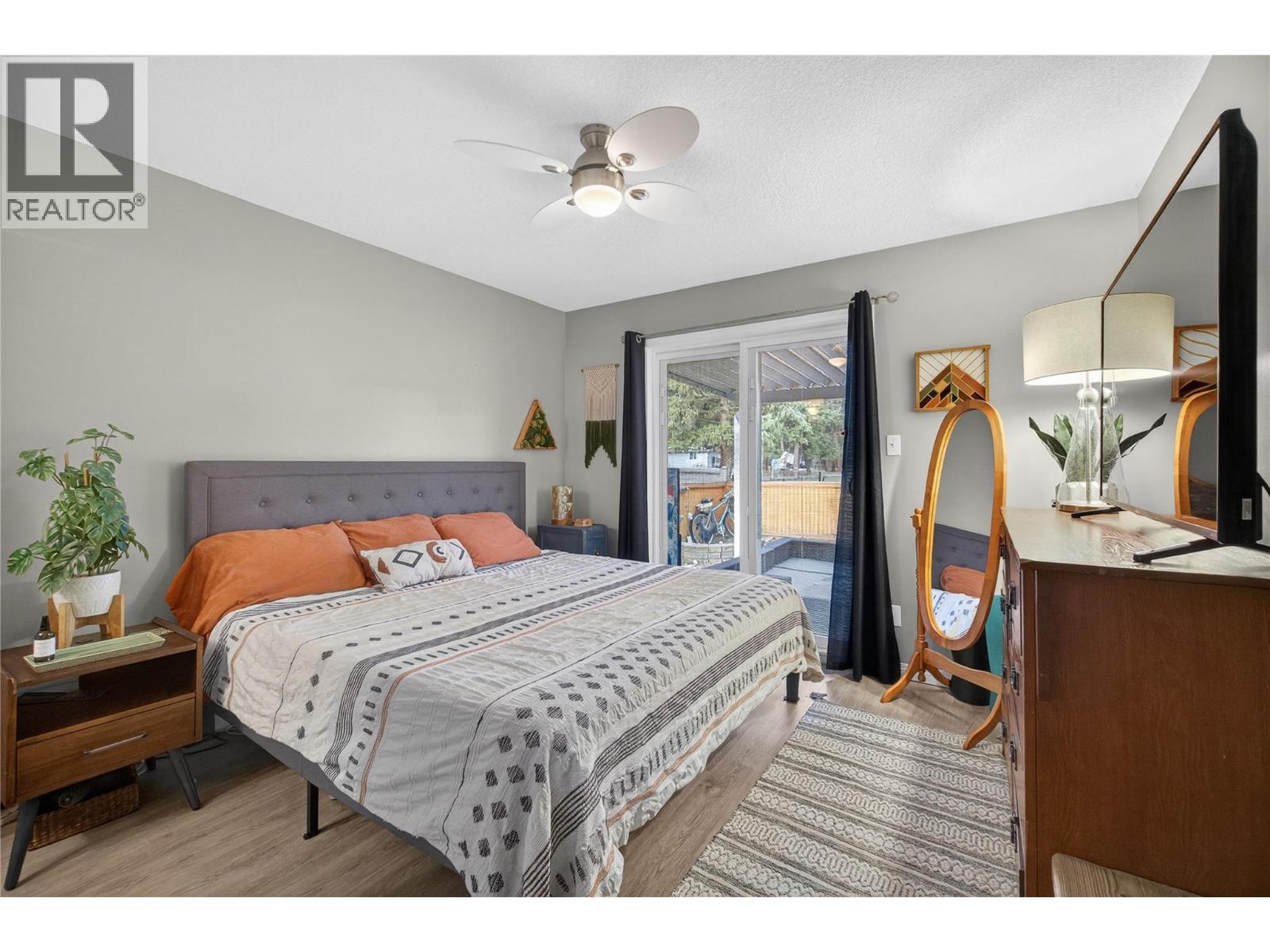 206 Falcon Avenue Property Photo 7