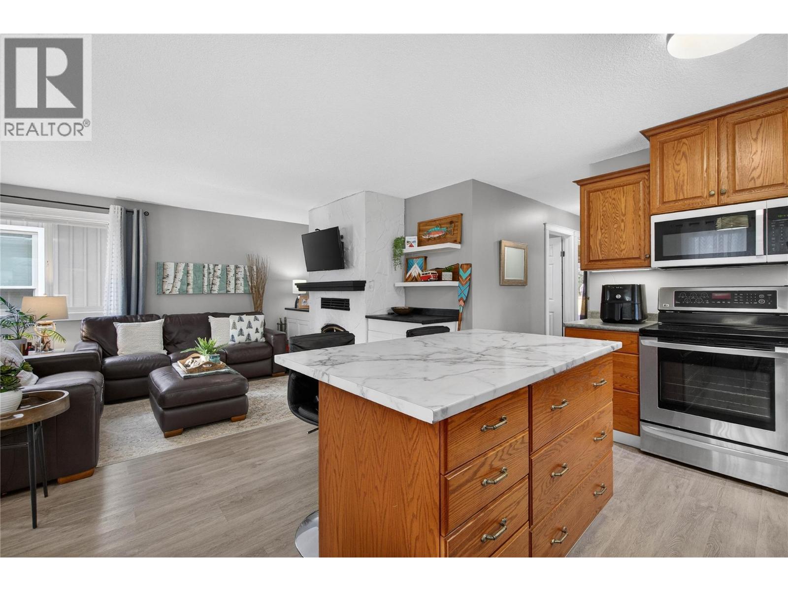 206 Falcon Avenue Property Photo 28