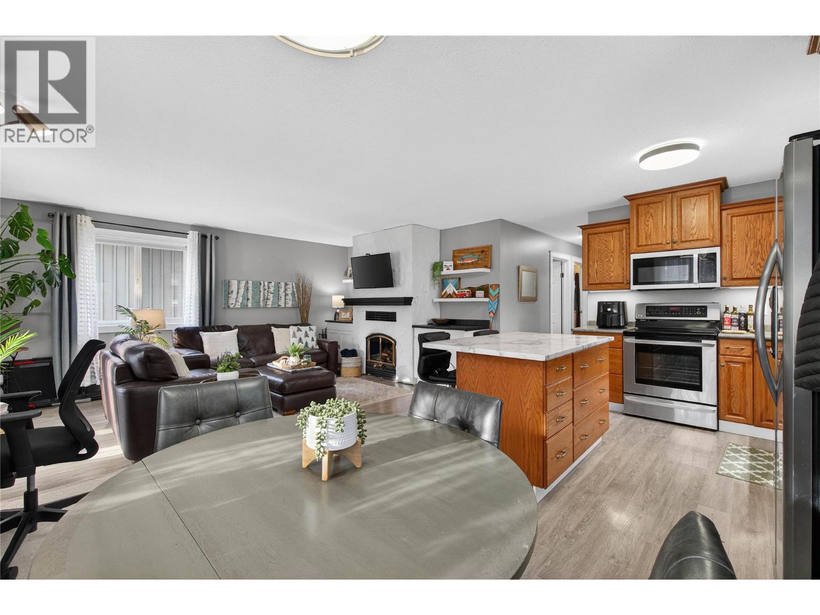 206 Falcon Avenue Property Photo 29