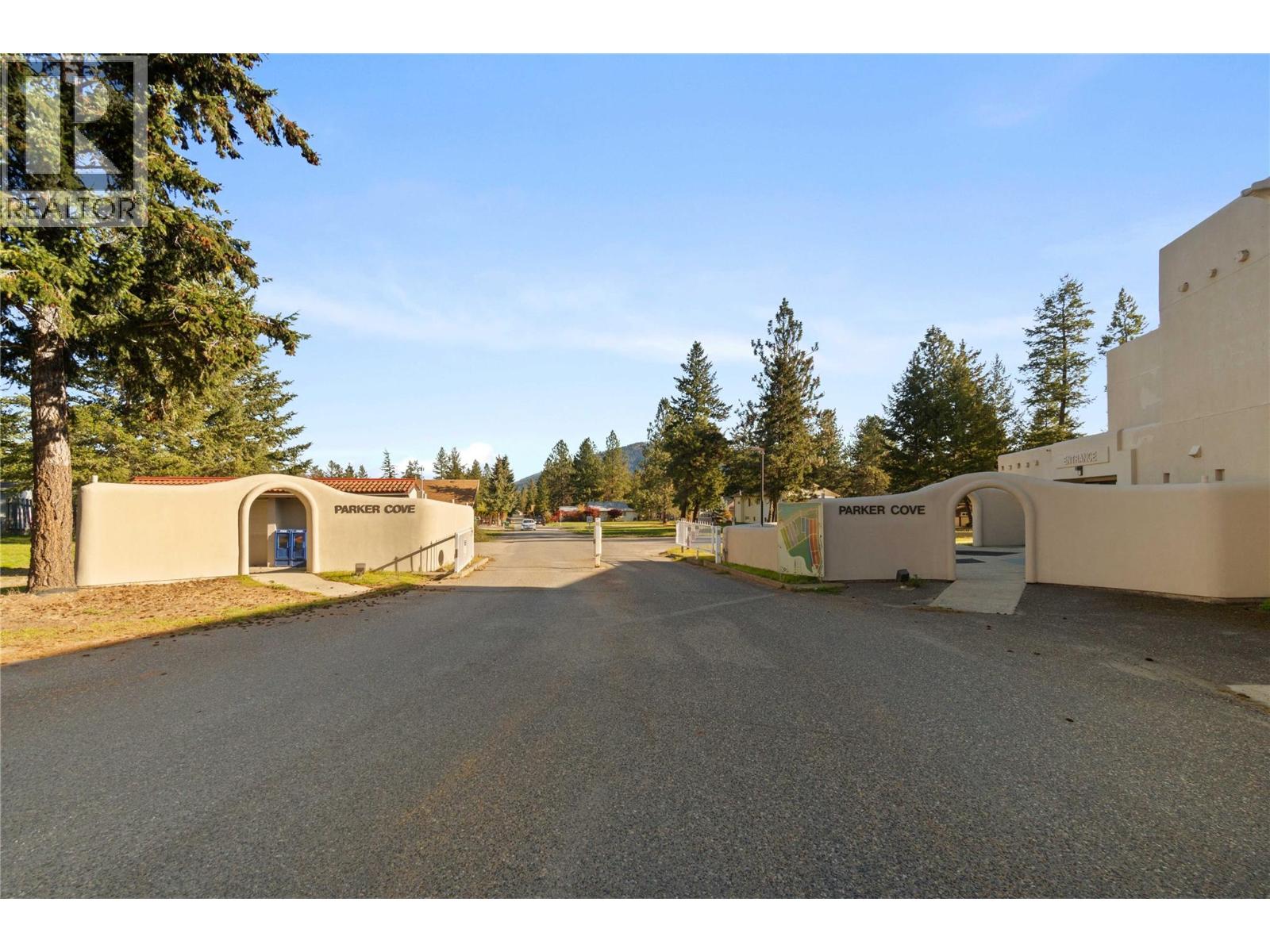 206 Falcon Avenue Property Photo 42