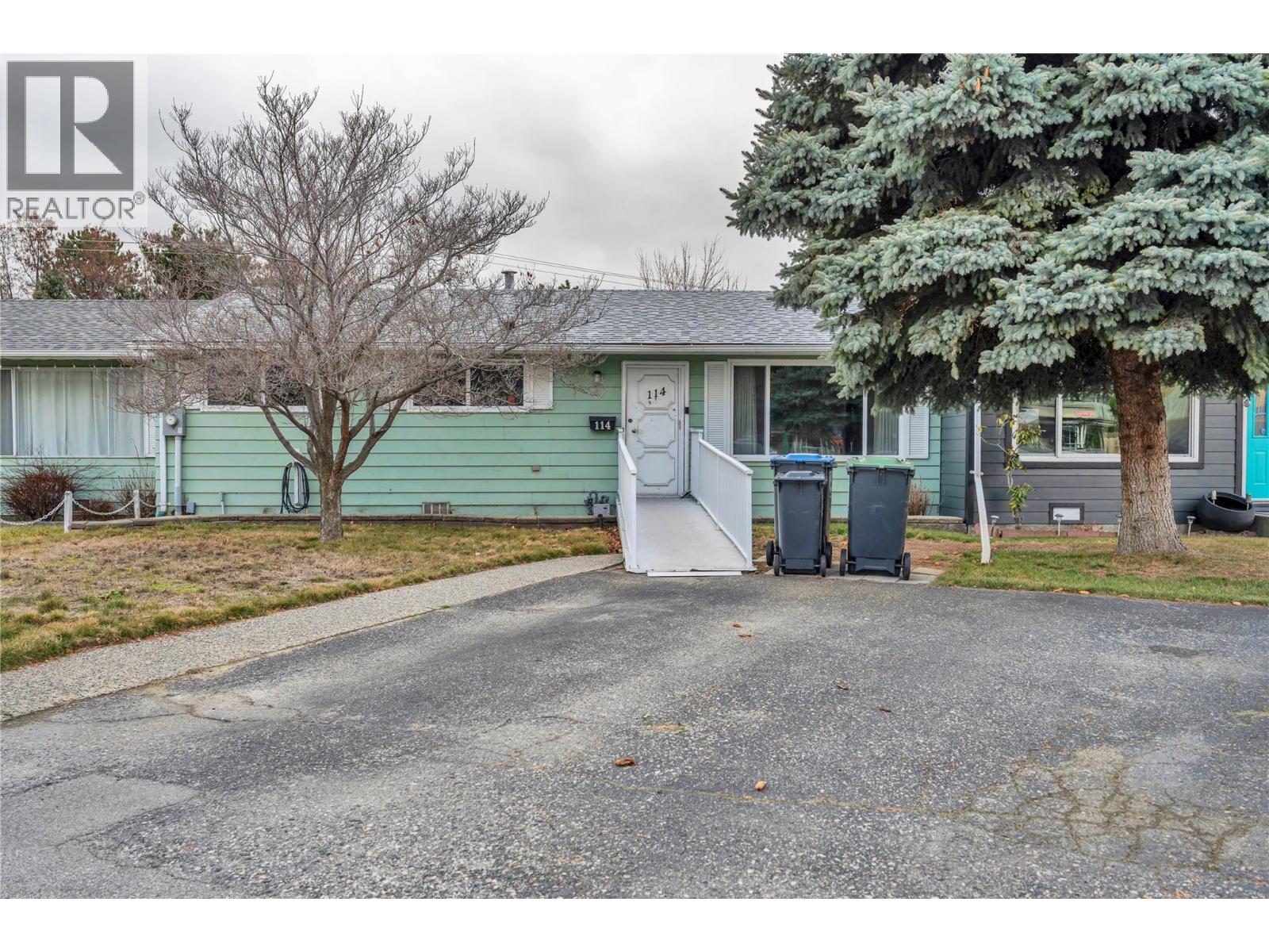 114 Ayres Crescent Property Photo 1