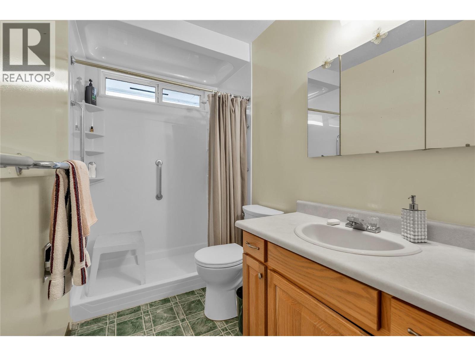 114 Ayres Crescent Property Photo 9