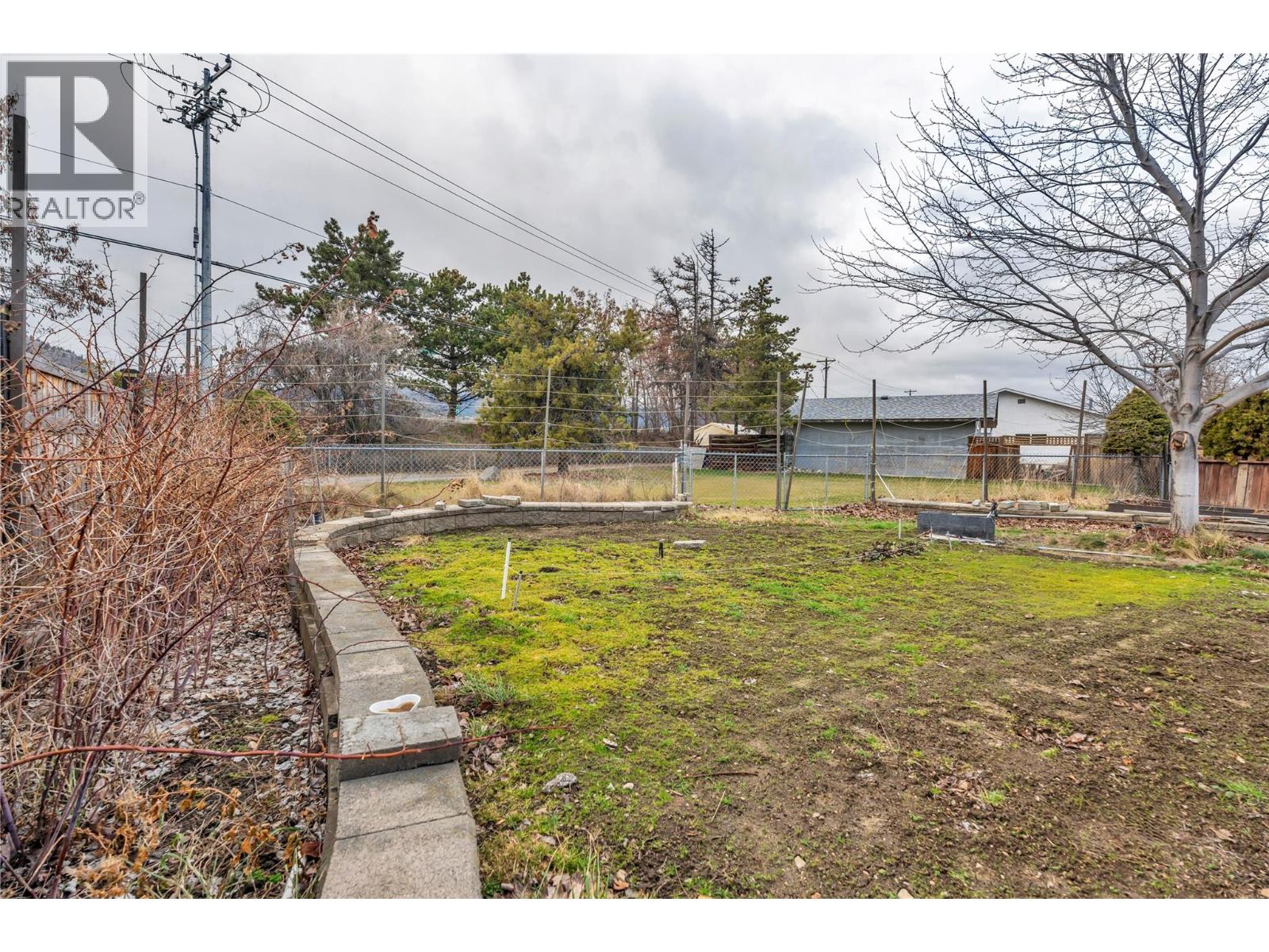 114 Ayres Crescent Property Photo 24
