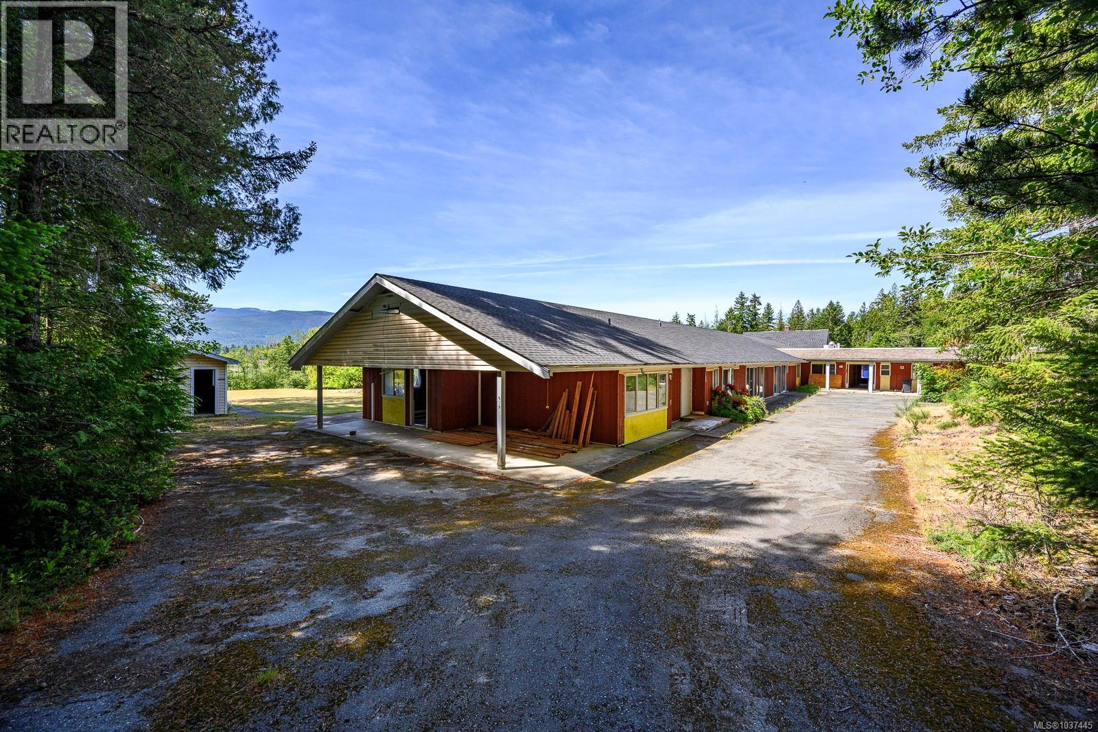 2300 Fowler Rd Property Photo 8
