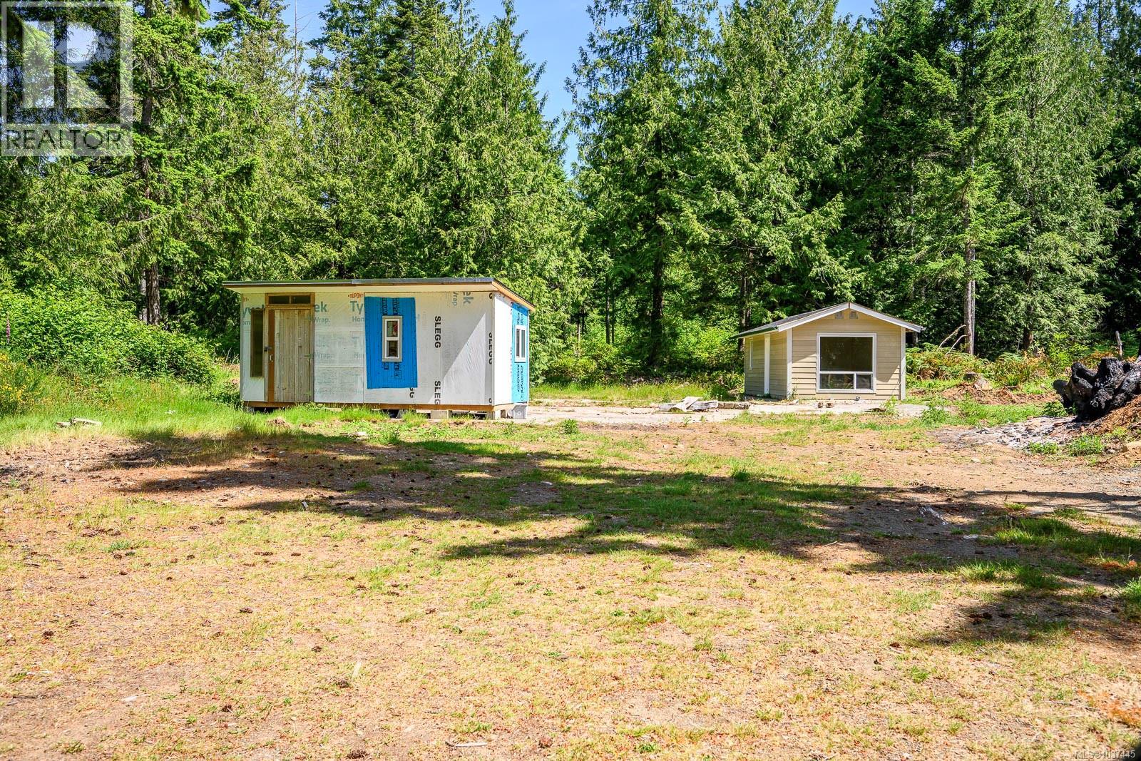 2300 Fowler Rd Property Photo 11