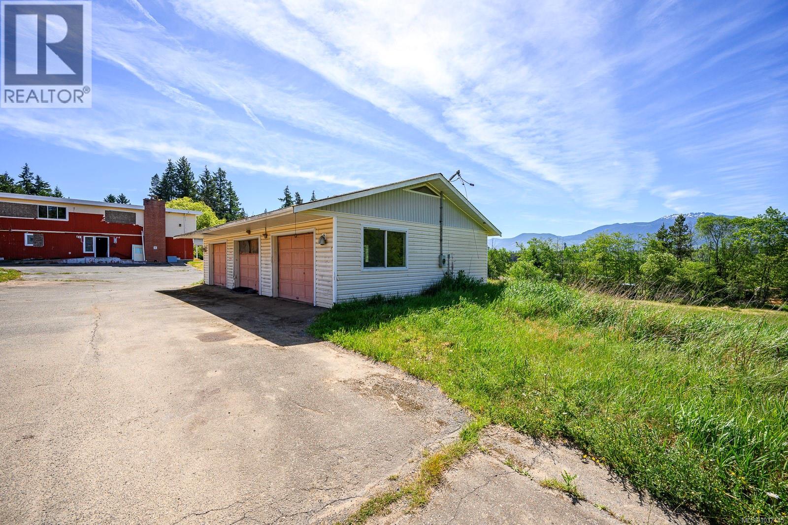 2300 Fowler Rd Property Photo 43