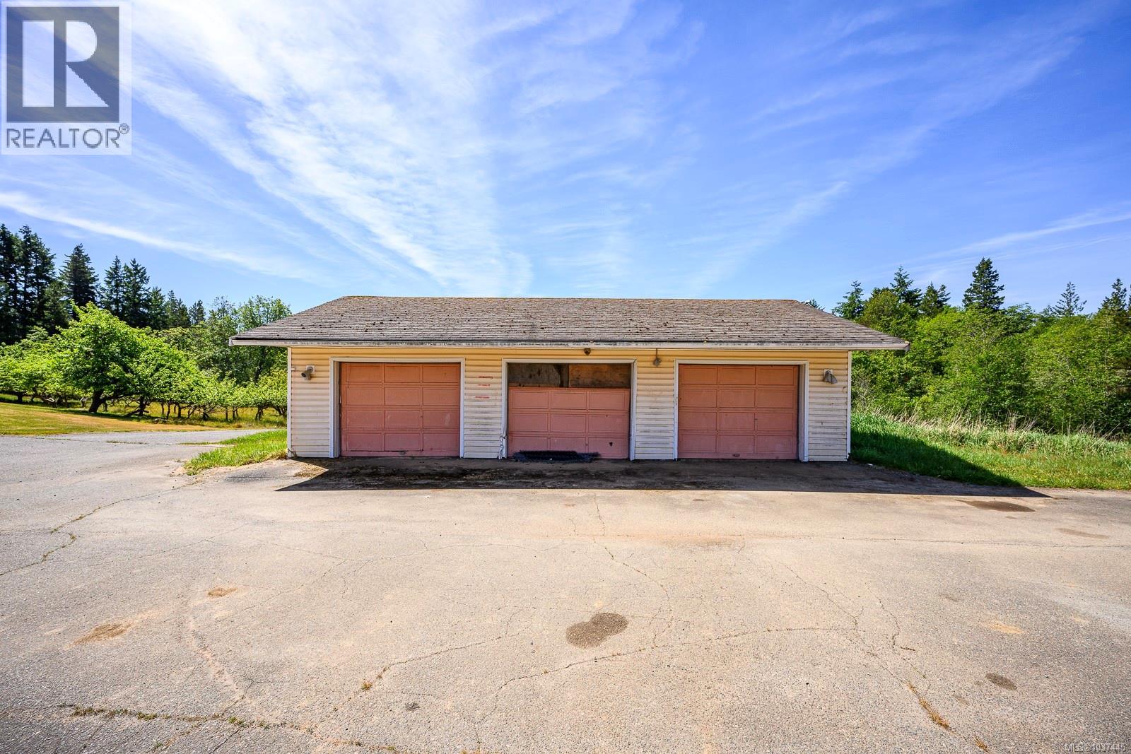 2300 Fowler Rd Property Photo 44