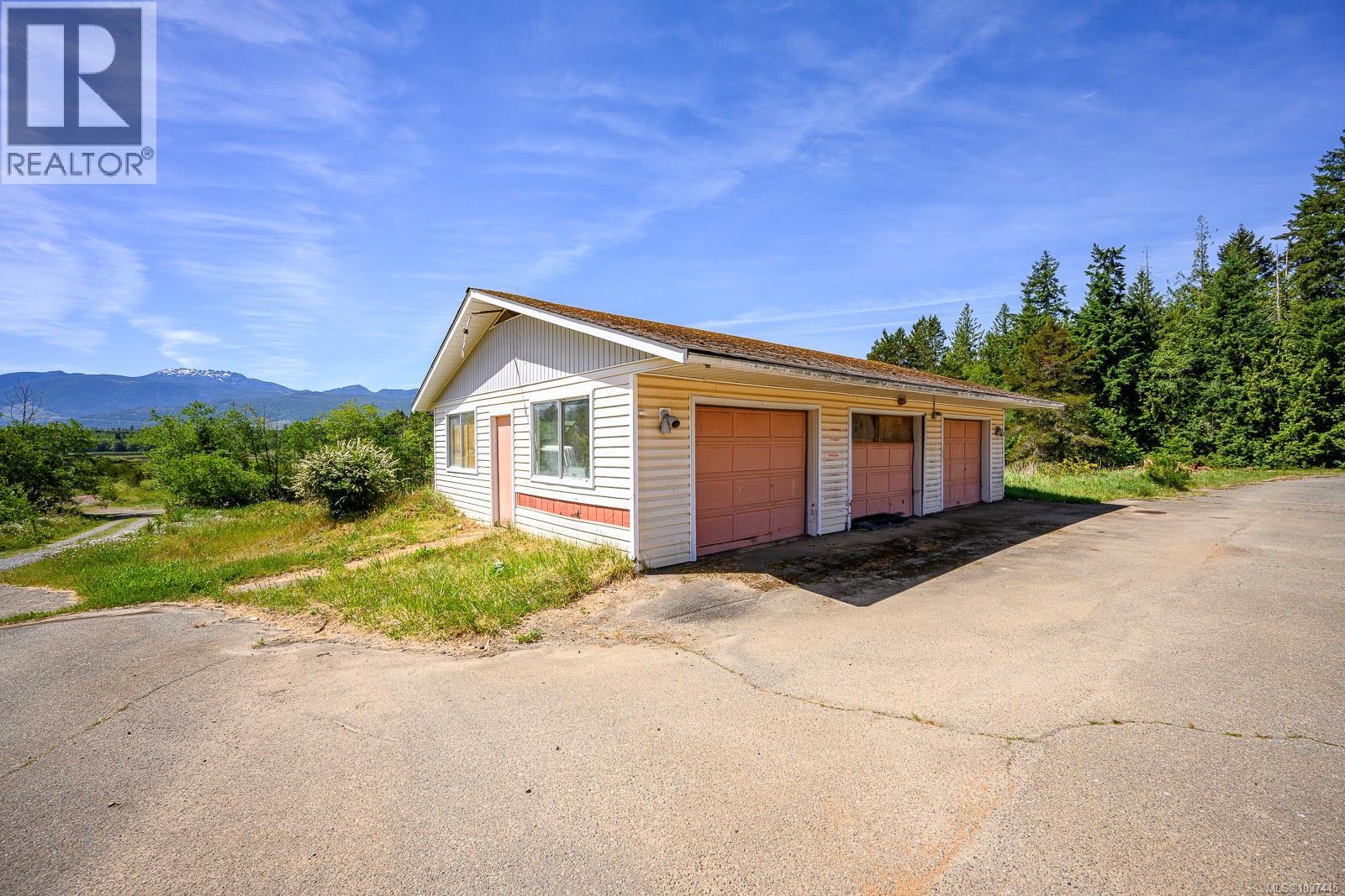 2300 Fowler Rd Property Photo 45