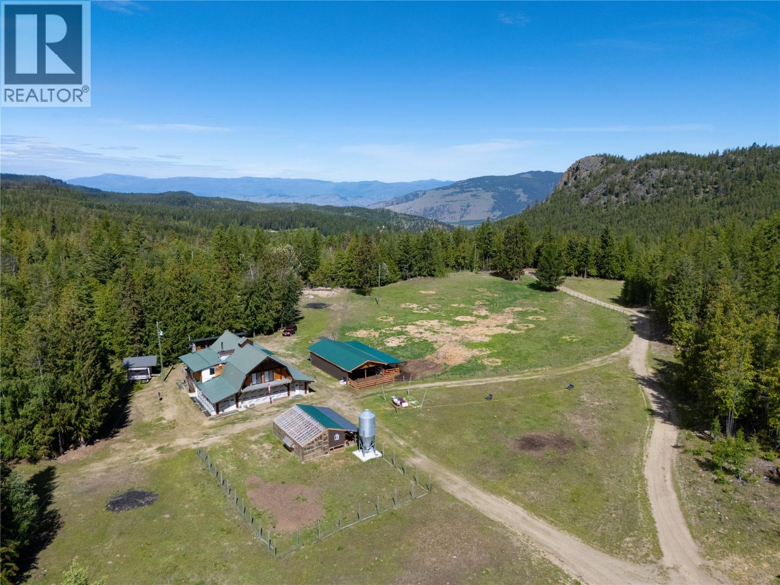 475 Bluenose Road Property Photo 1