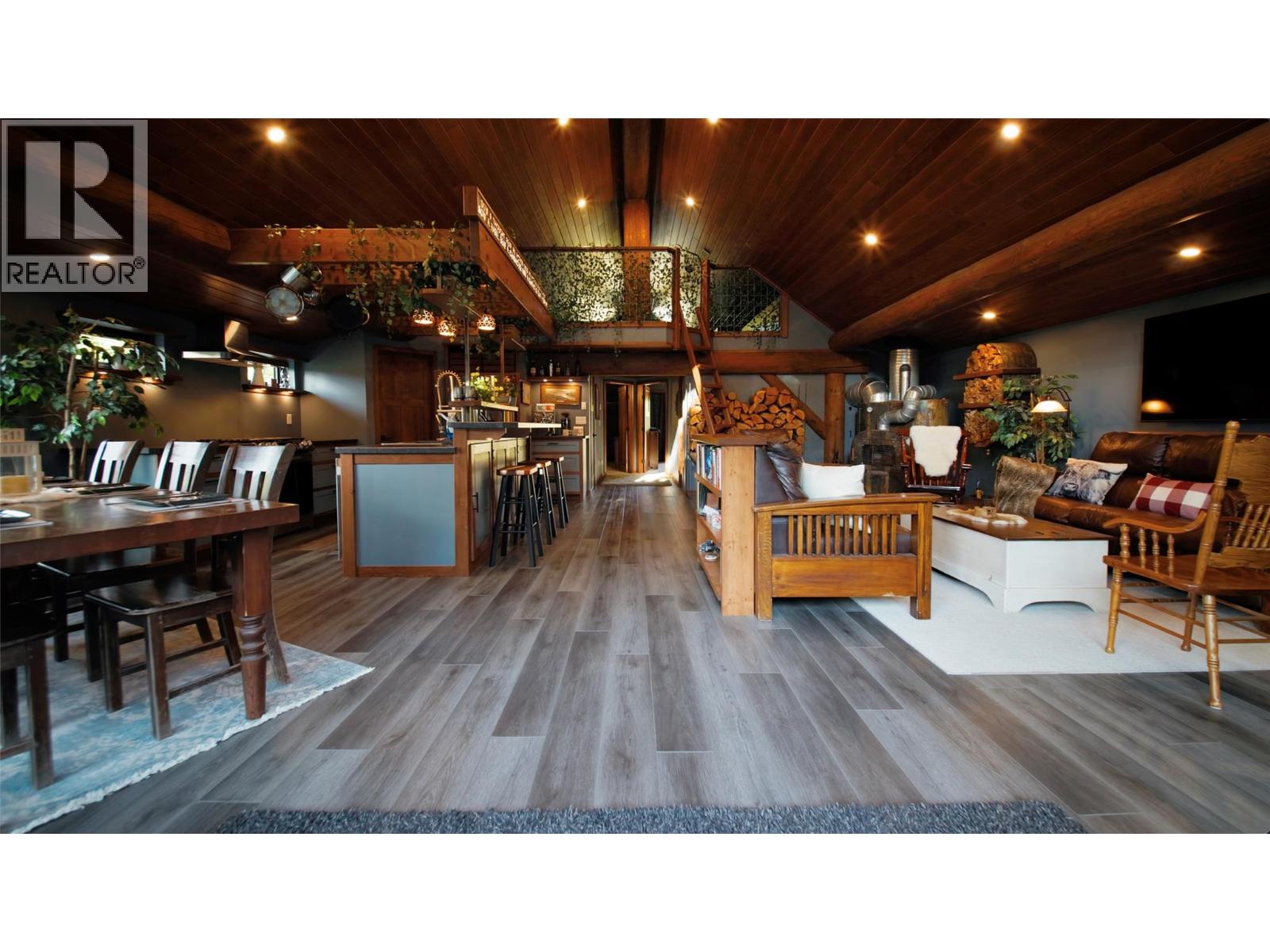 475 Bluenose Road Property Photo 6