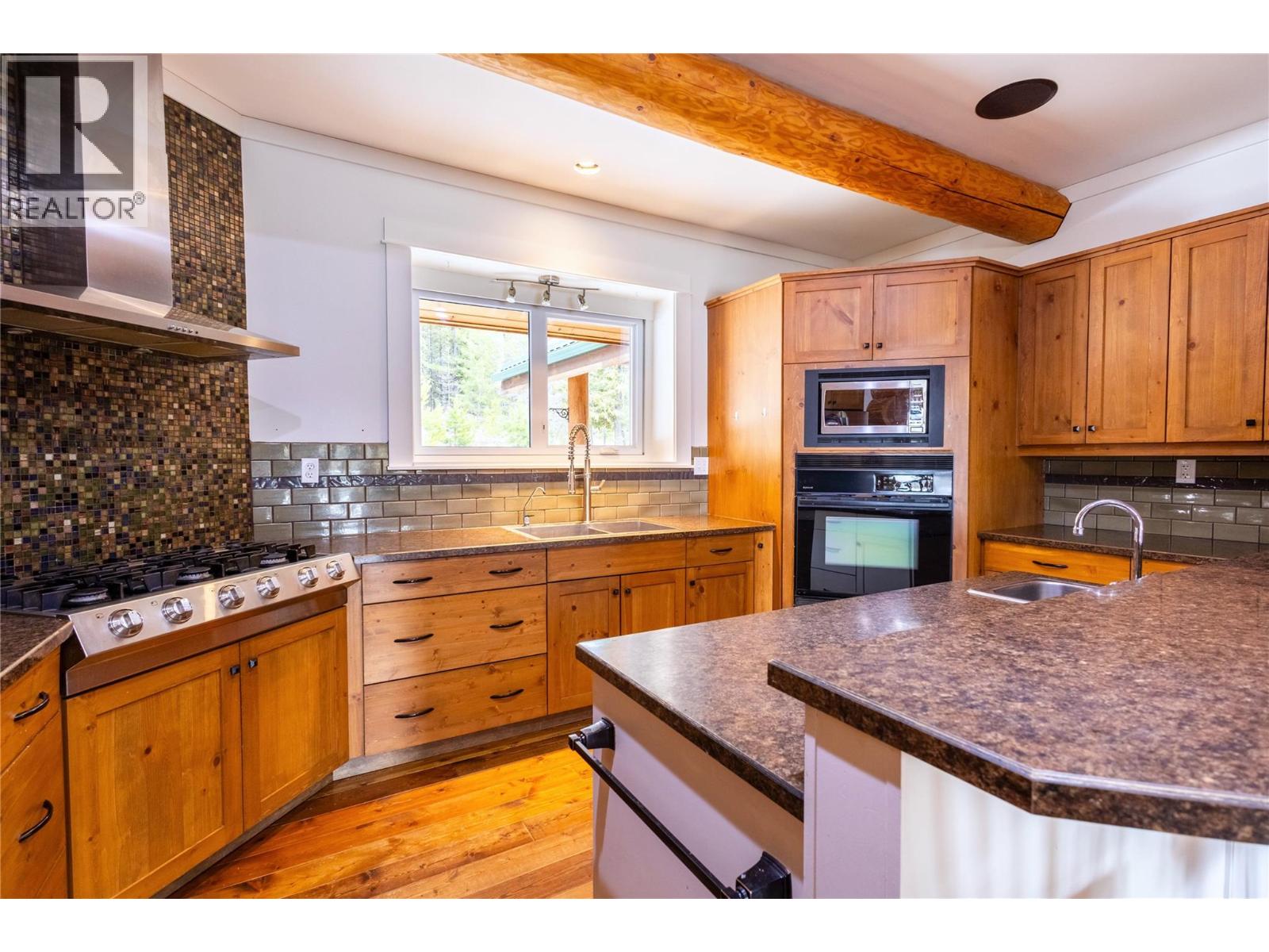475 Bluenose Road Property Photo 32