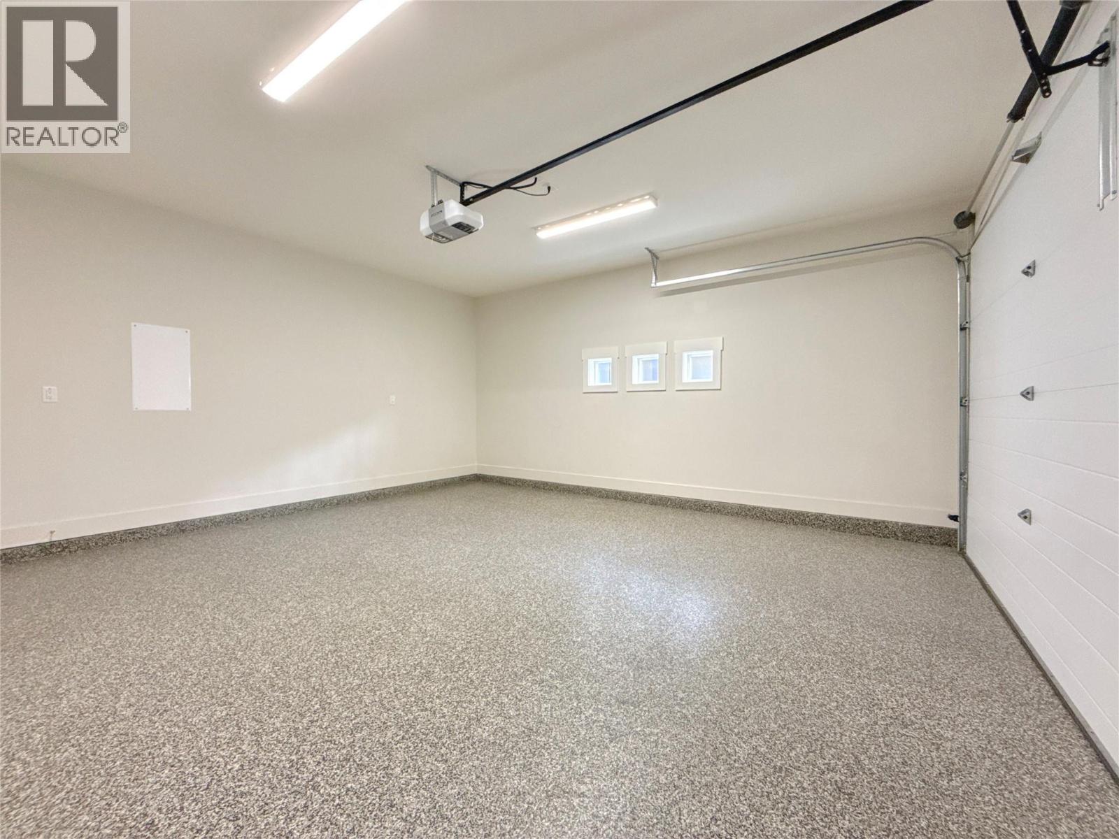 2000 Valleyview Drive Unit# 33 Property Photo 22