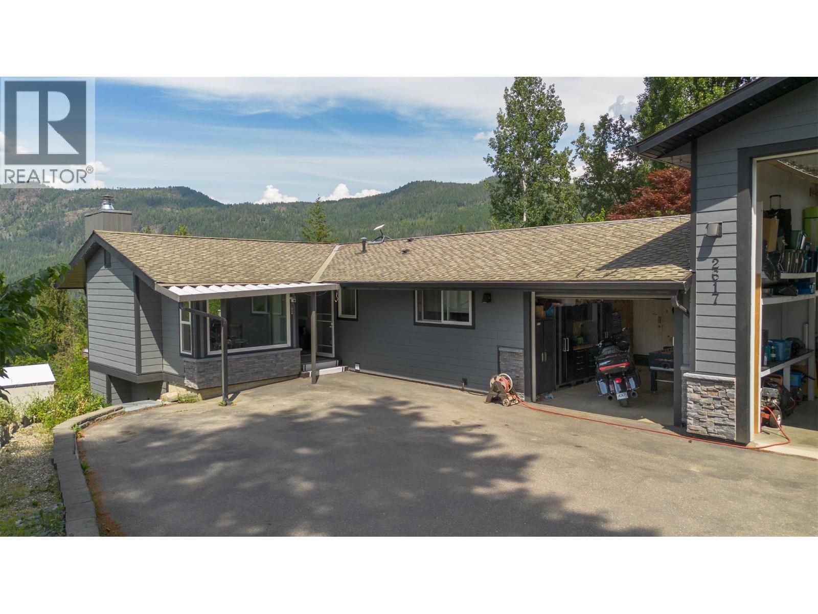 2617 Mountview Drive Property Photo 3