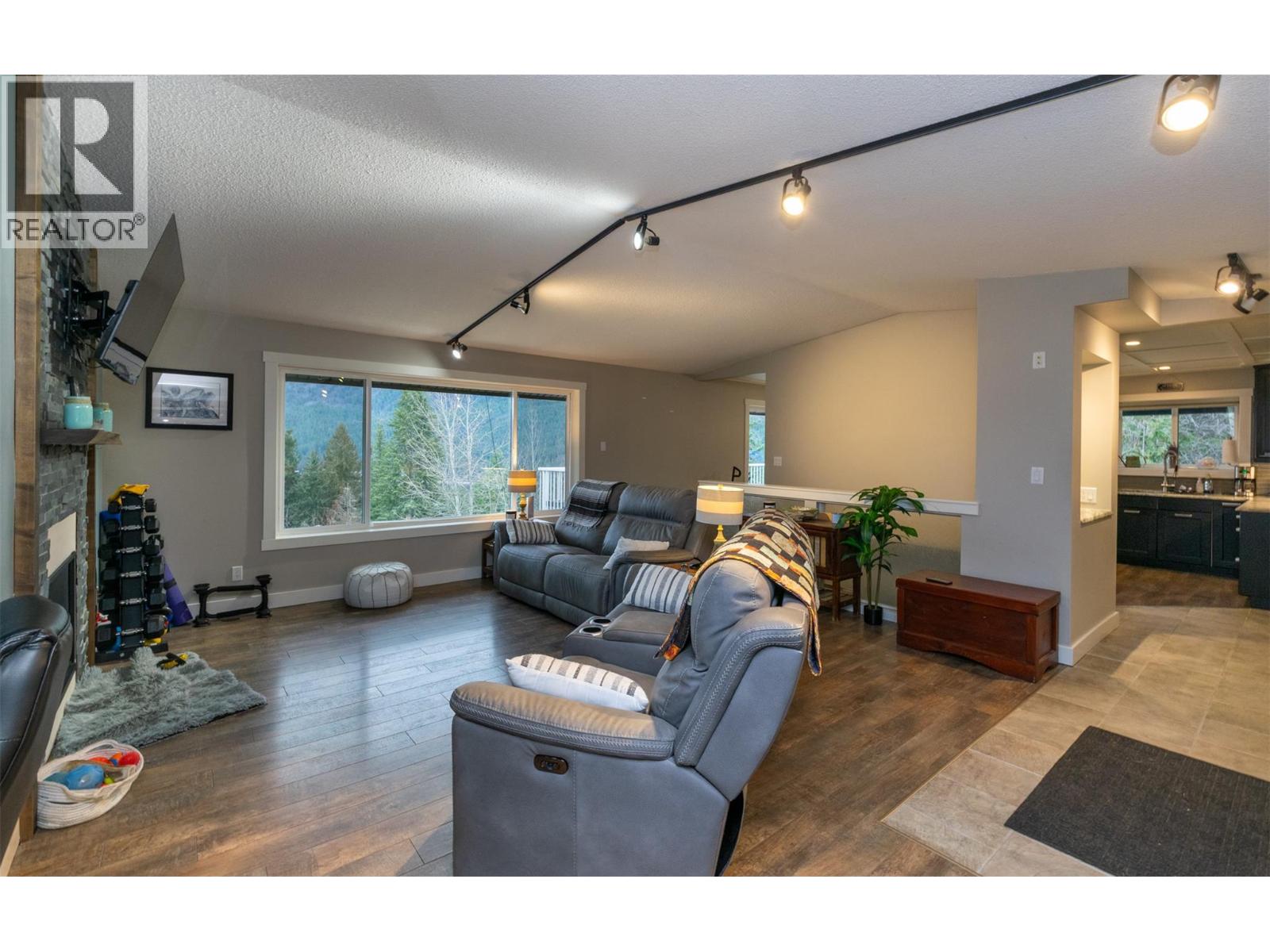 2617 Mountview Drive Property Photo 22