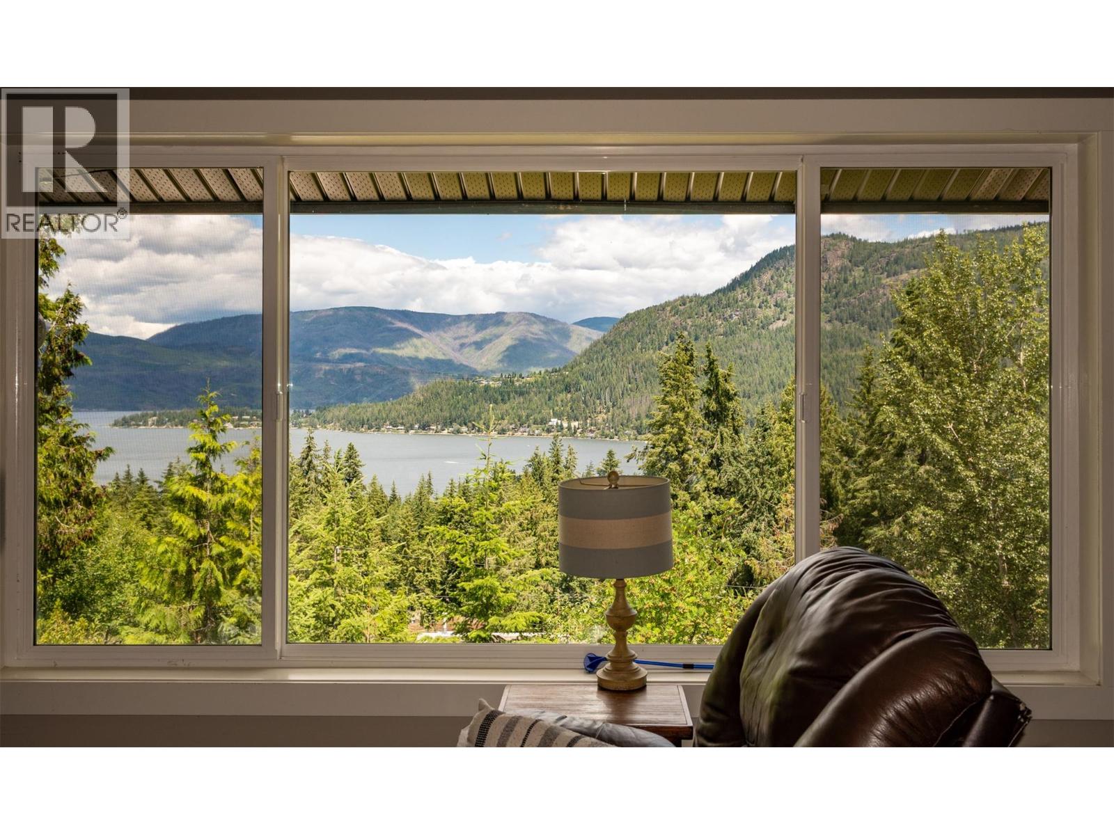 2617 Mountview Drive Property Photo 24