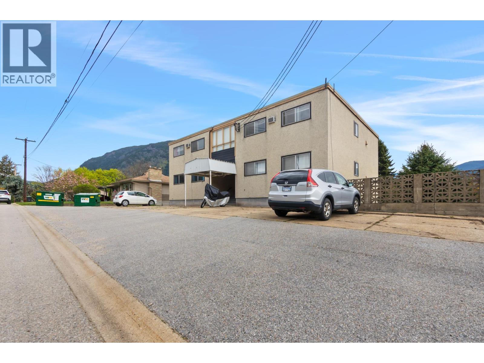 525 11TH Avenue Property Photo 1