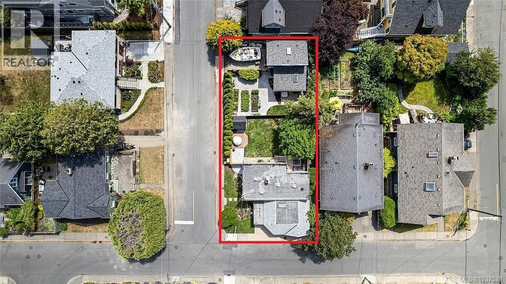 1779 Lillian Rd Property Photo 1